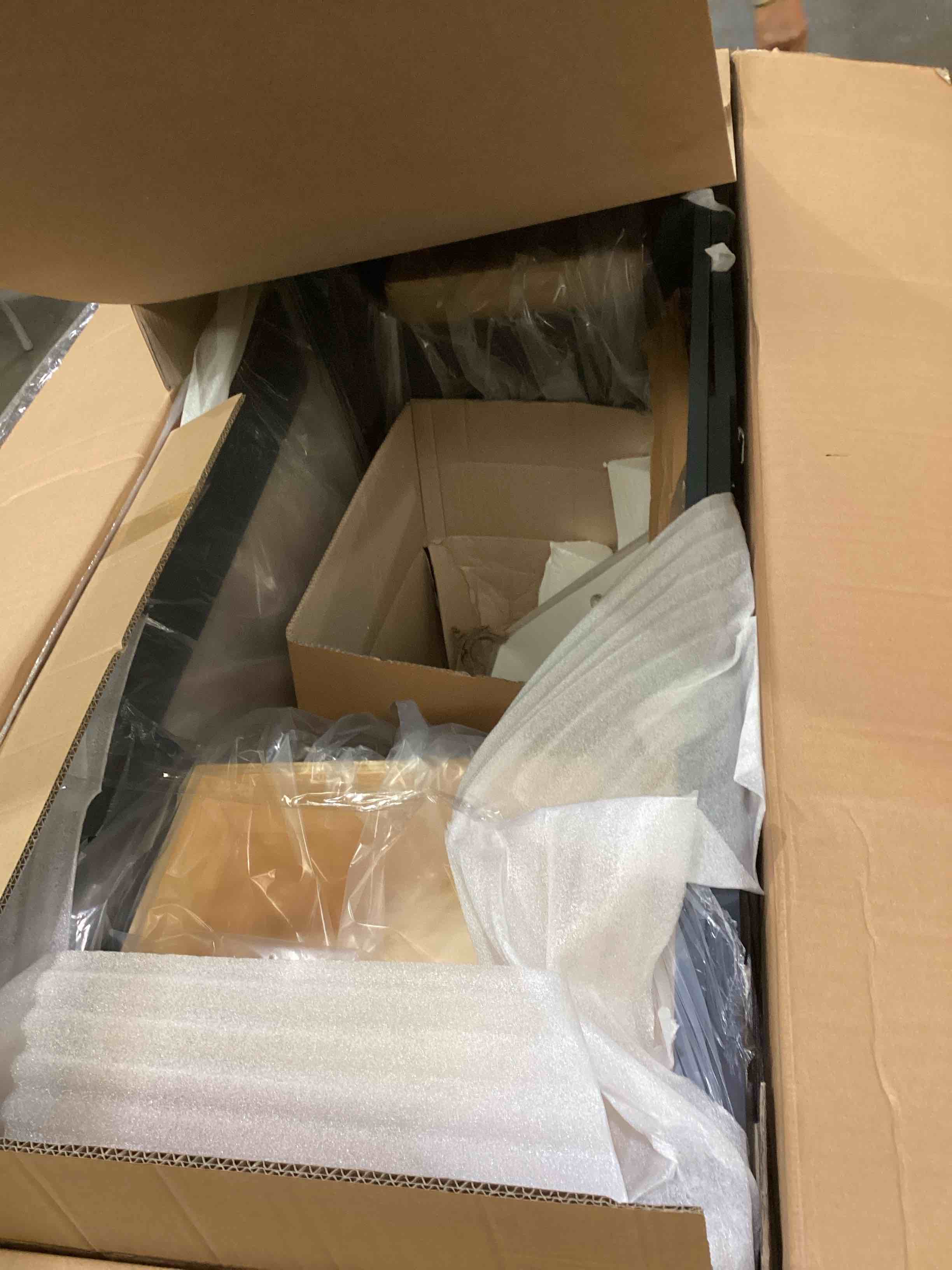 https://s3.amazonaws.com/lotting-images-prod/bidfta/PPE1885035_1741298829015.jpeg