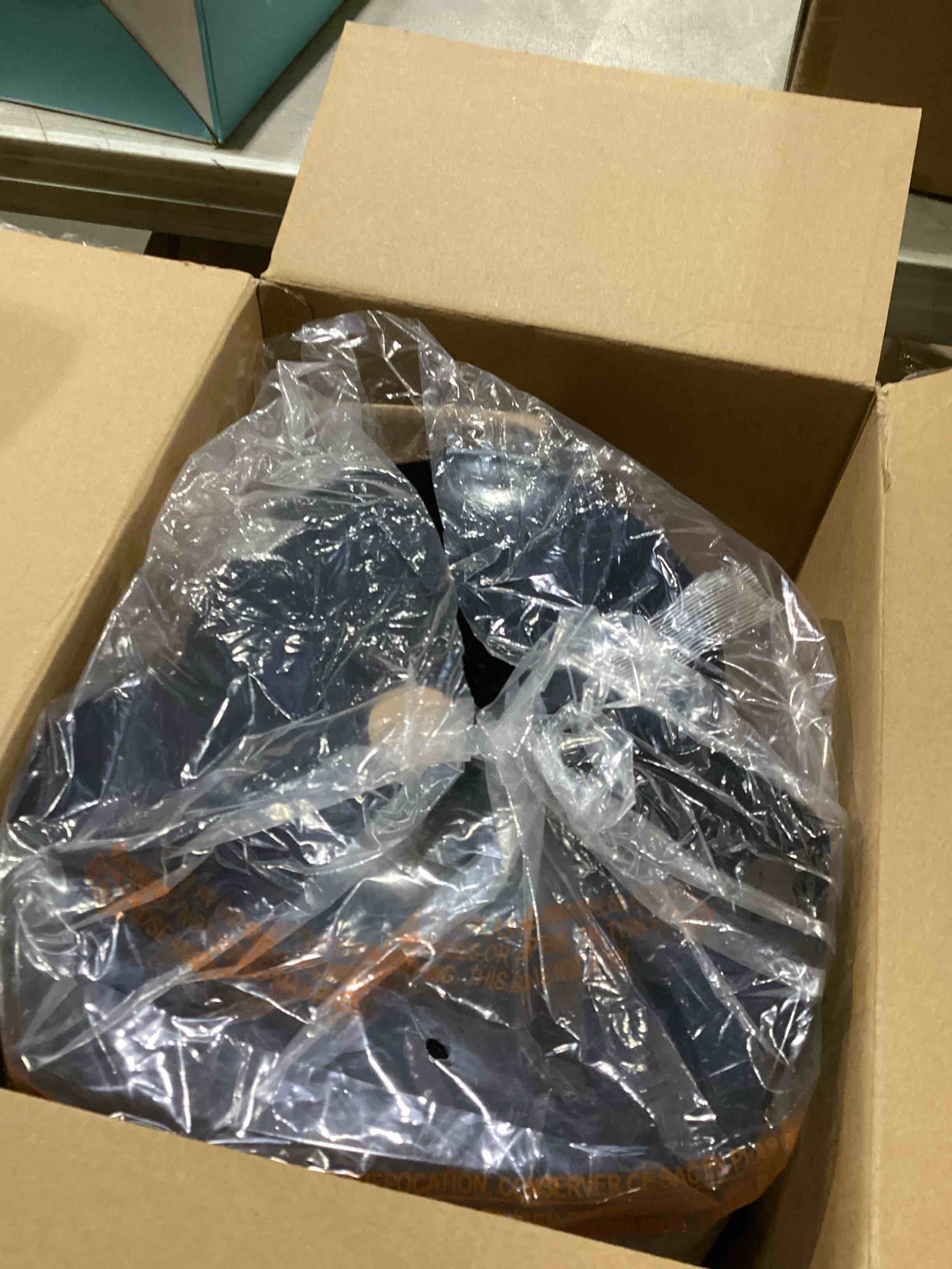 https://s3.amazonaws.com/lotting-images-prod/bidfta/PPE1887158_1743797128168.jpeg