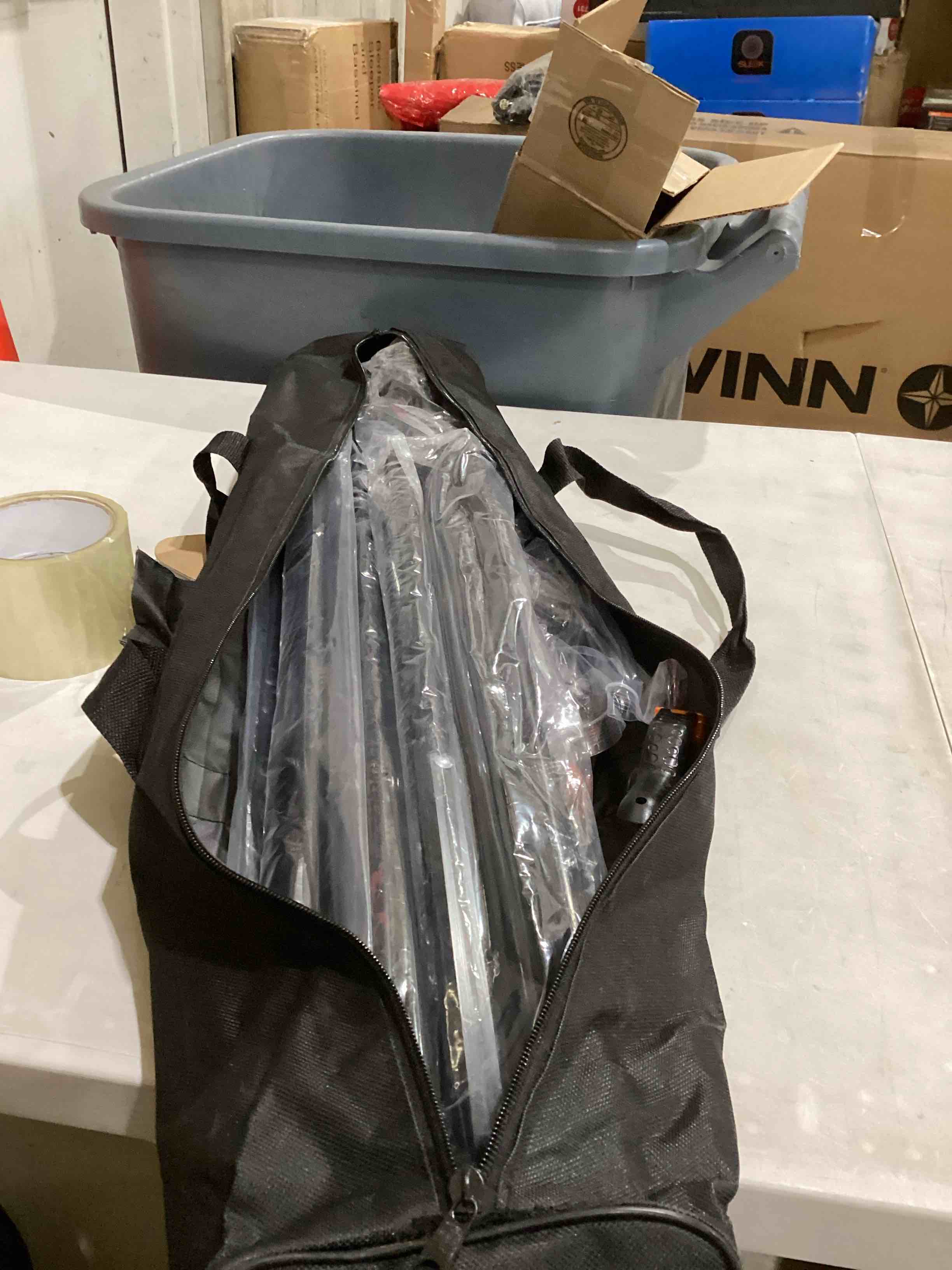 https://s3.amazonaws.com/lotting-images-prod/bidfta/PPE1887995_1746722549469.jpeg