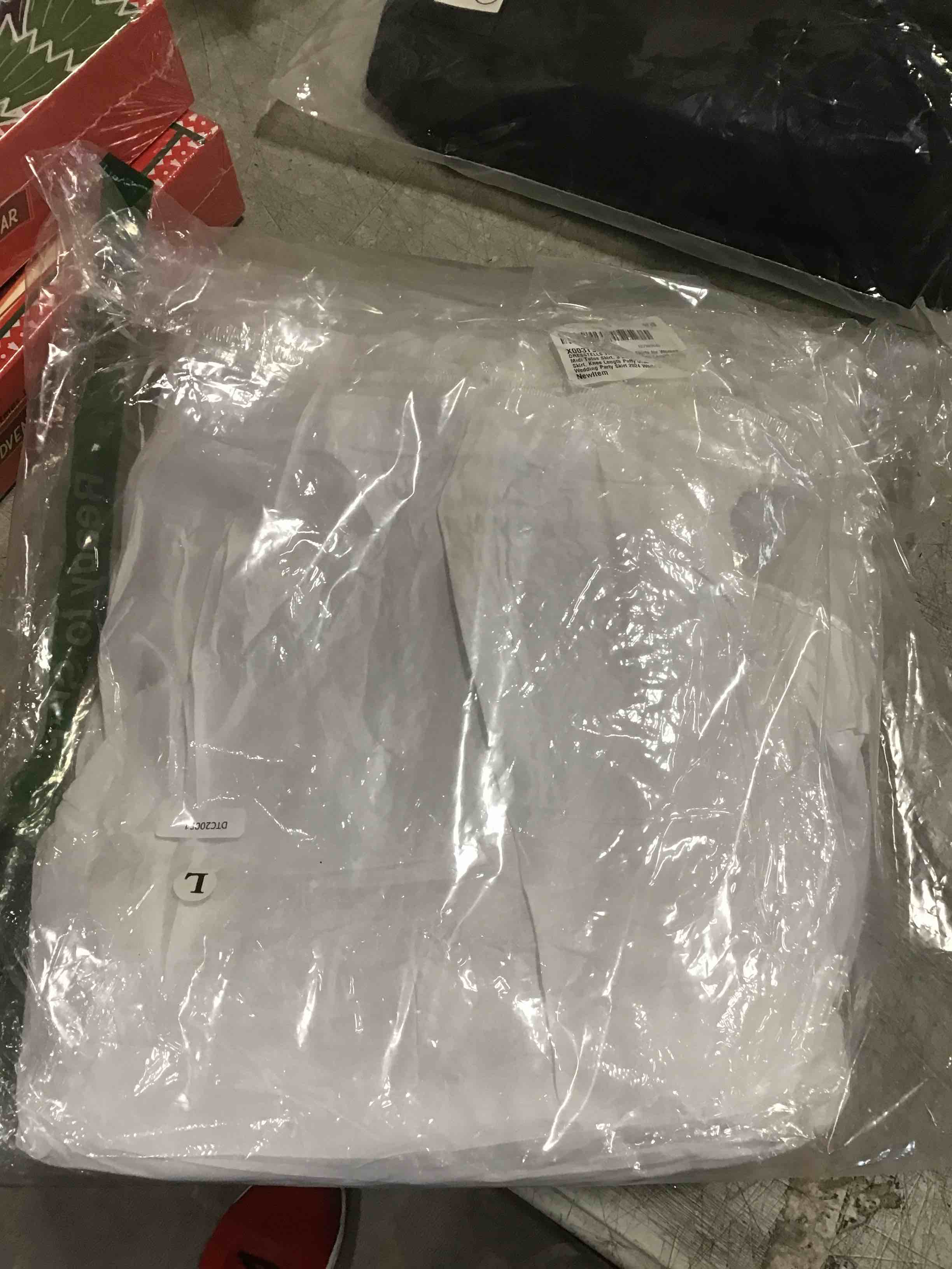 https://s3.amazonaws.com/lotting-images-prod/bidfta/PPE1889061_1733772365681.jpeg