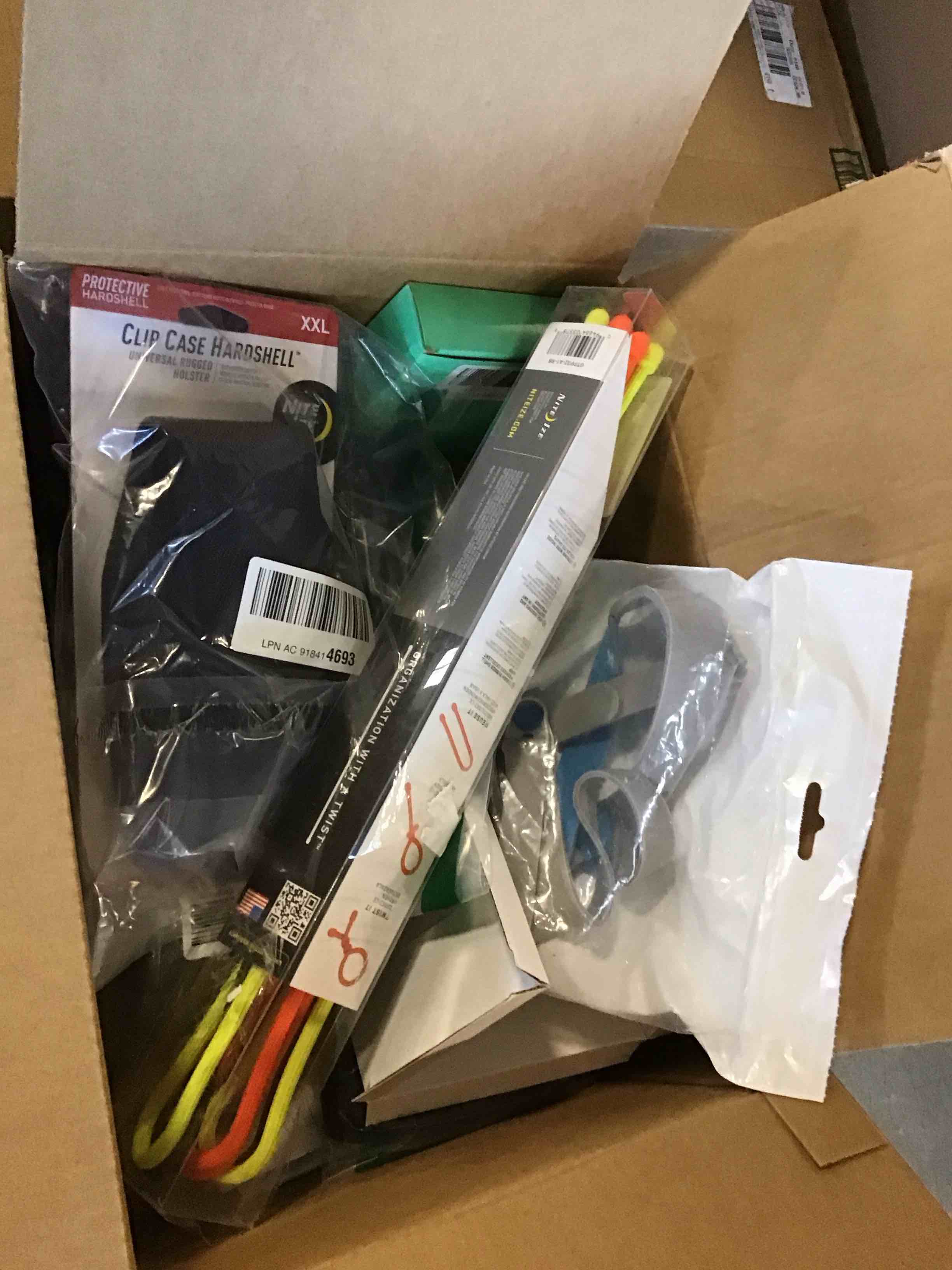 ASSORTED OF MICSELLANIUS INCLUDED, CLIP CASE HARDSHELL, SQUEEZE ROTATING SMARTPHONE, BOTTLES KIDS AND MORE 