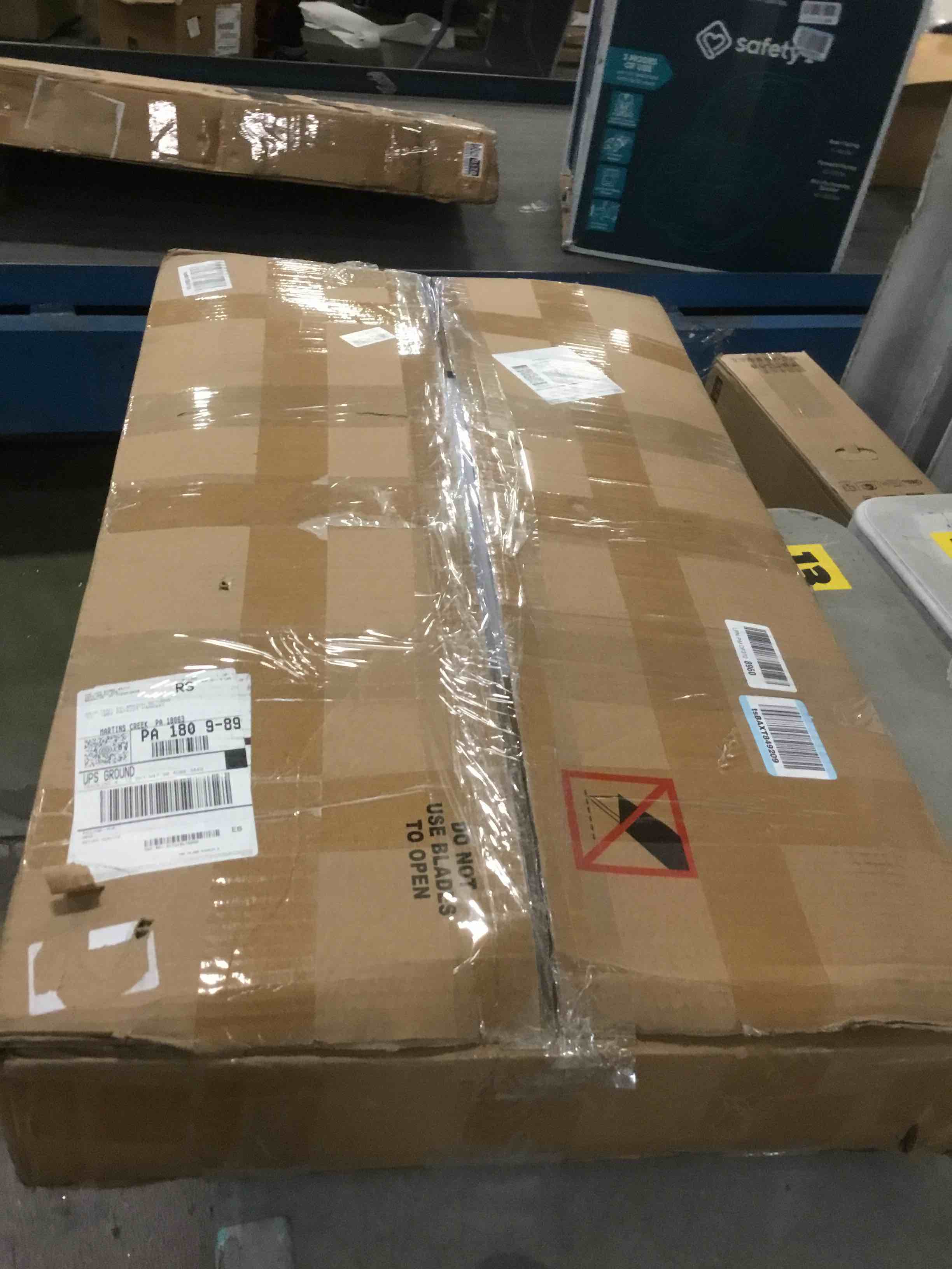 https://s3.amazonaws.com/lotting-images-prod/bidfta/PPE1894648_1734096762229.jpeg