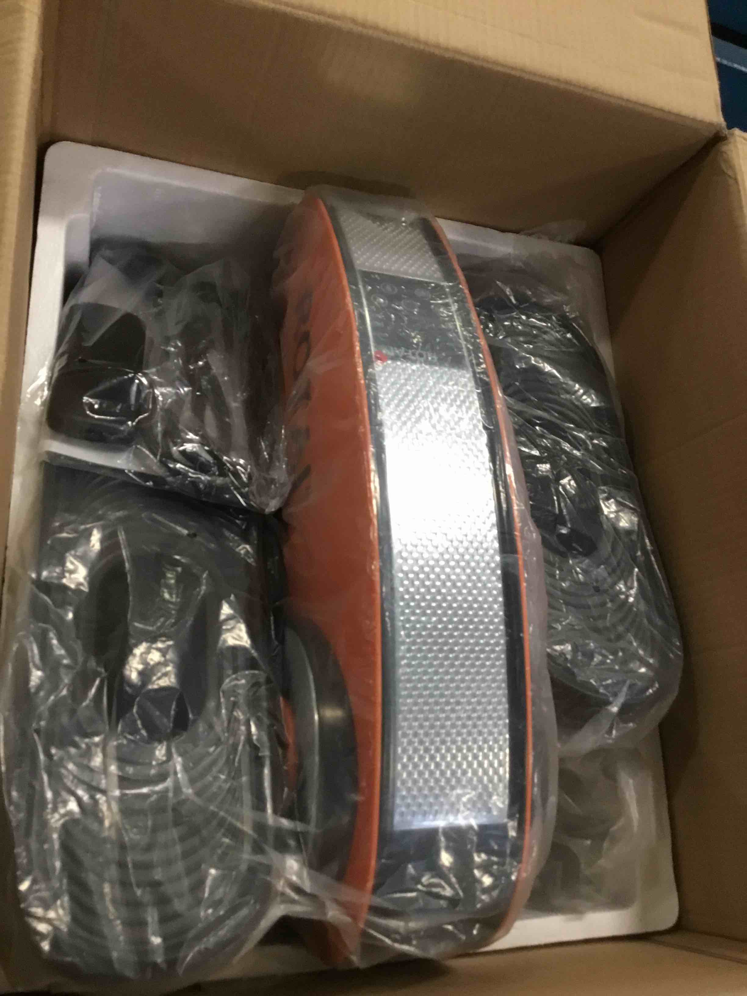 https://s3.amazonaws.com/lotting-images-prod/bidfta/PPE1896502_1735912133006.jpeg