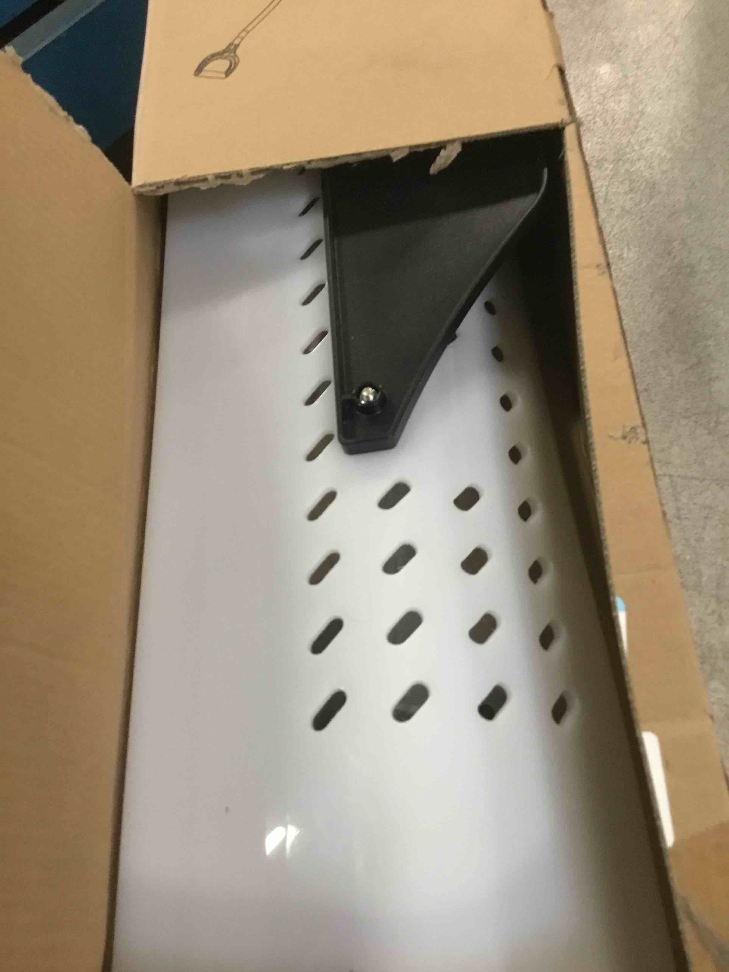 https://s3.amazonaws.com/lotting-images-prod/bidfta/PPE1896773_1736350285986.jpeg