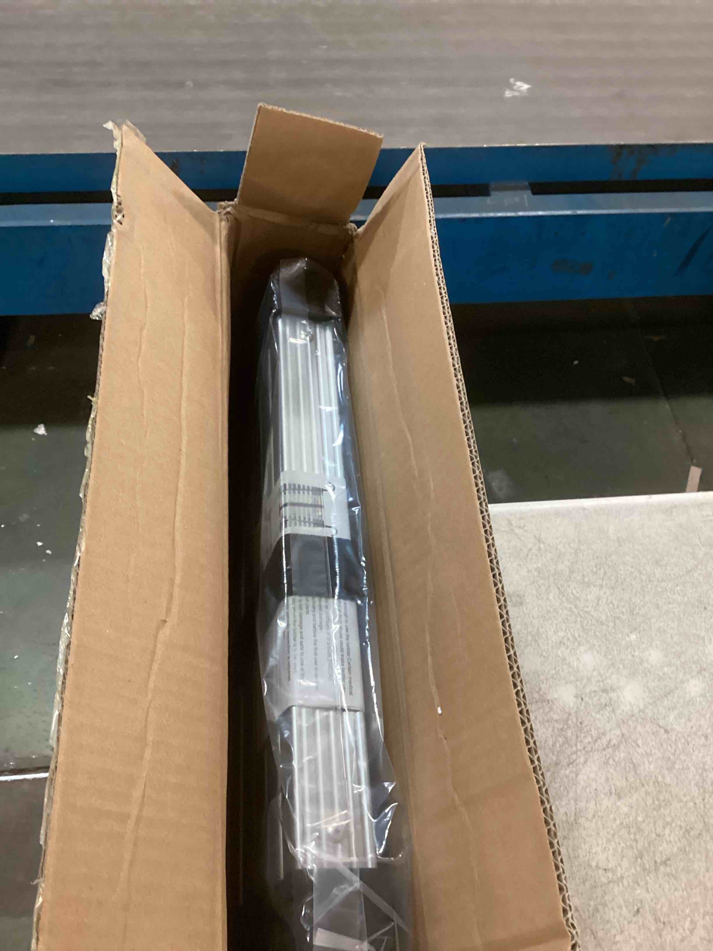 https://s3.amazonaws.com/lotting-images-prod/bidfta/PPE1897026_1733972410641.jpeg