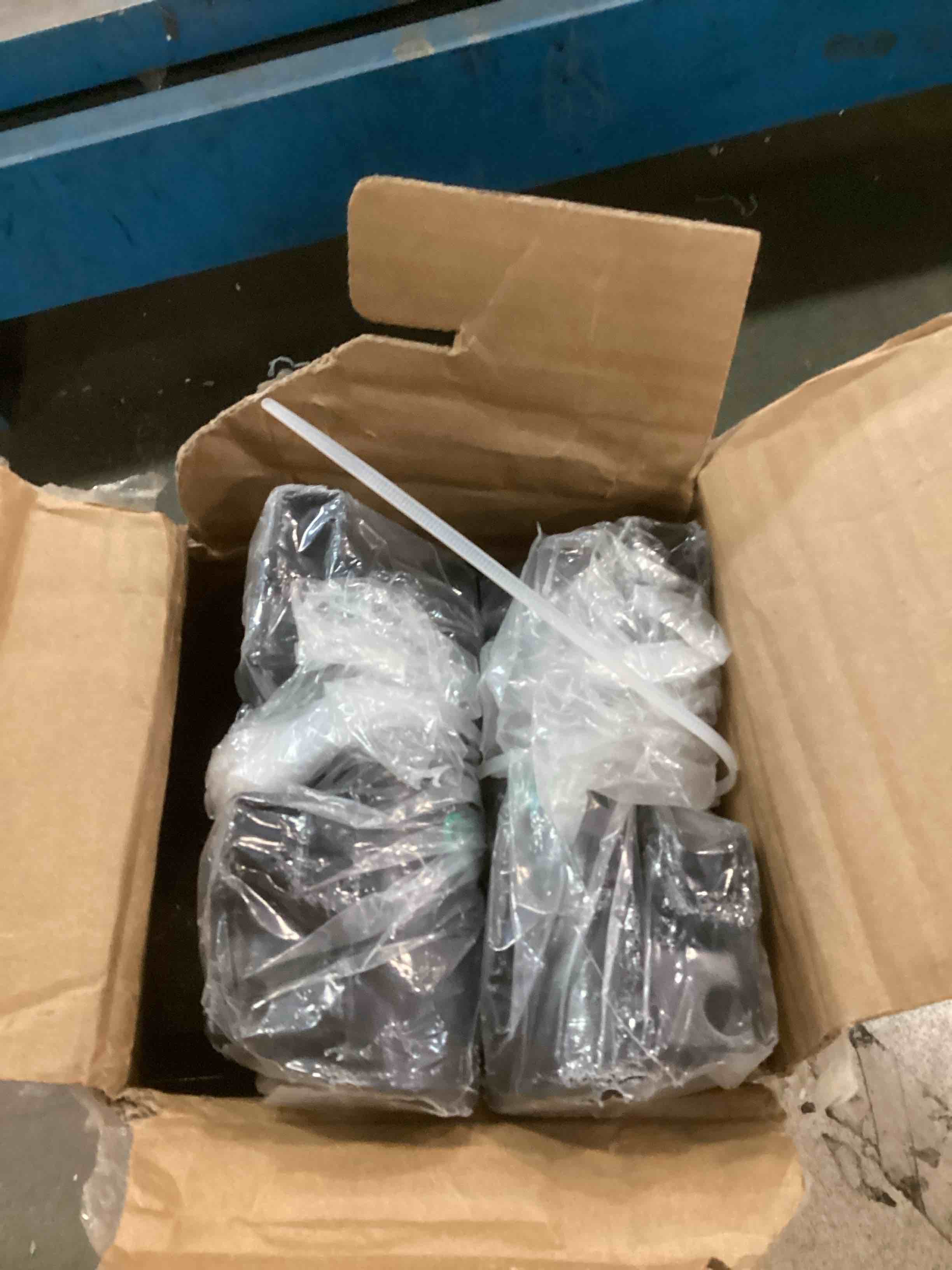 https://s3.amazonaws.com/lotting-images-prod/bidfta/PPE1897226_1734054739003.jpeg