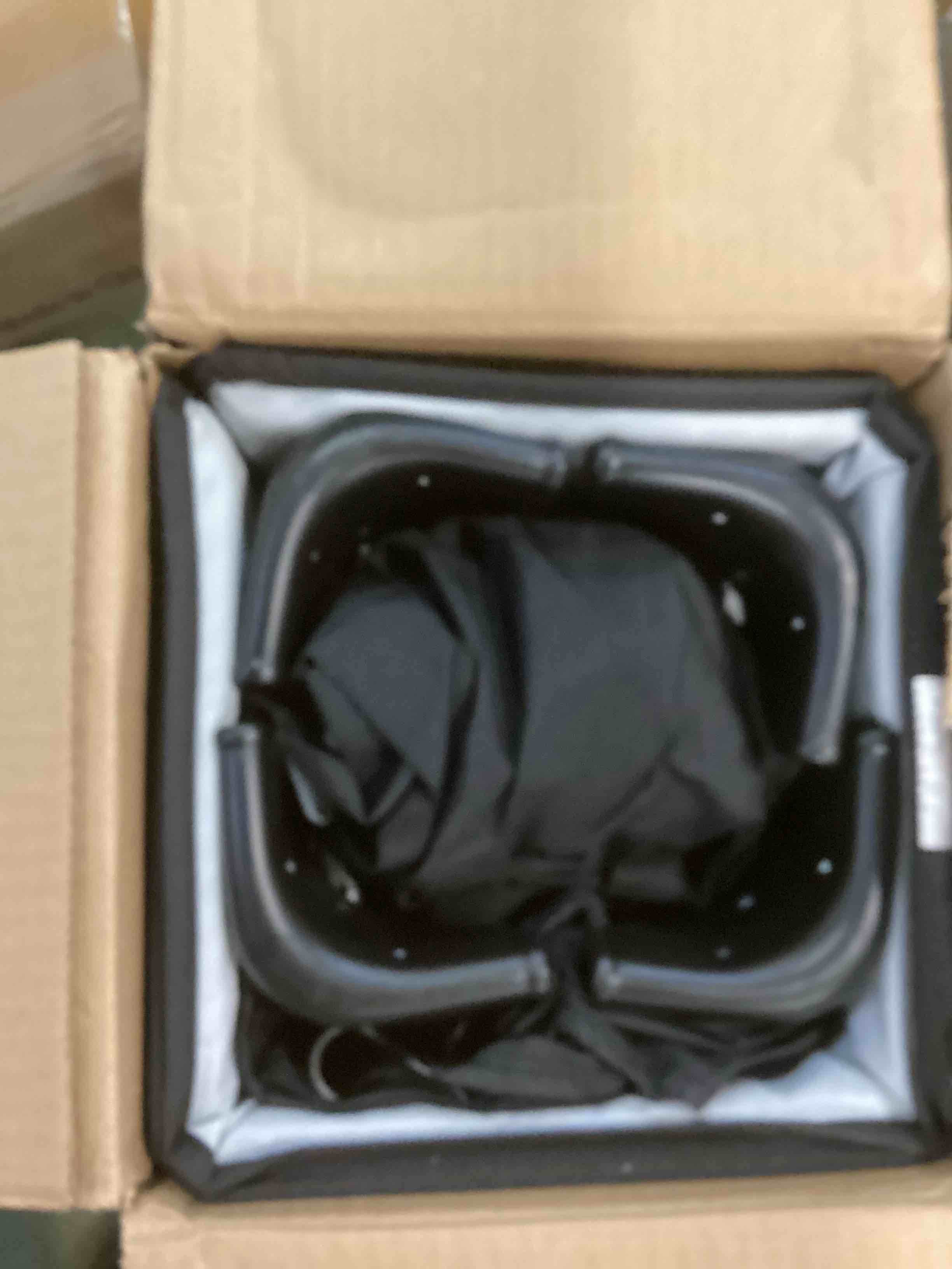 https://s3.amazonaws.com/lotting-images-prod/bidfta/PPE1897623_1734194358240.jpeg