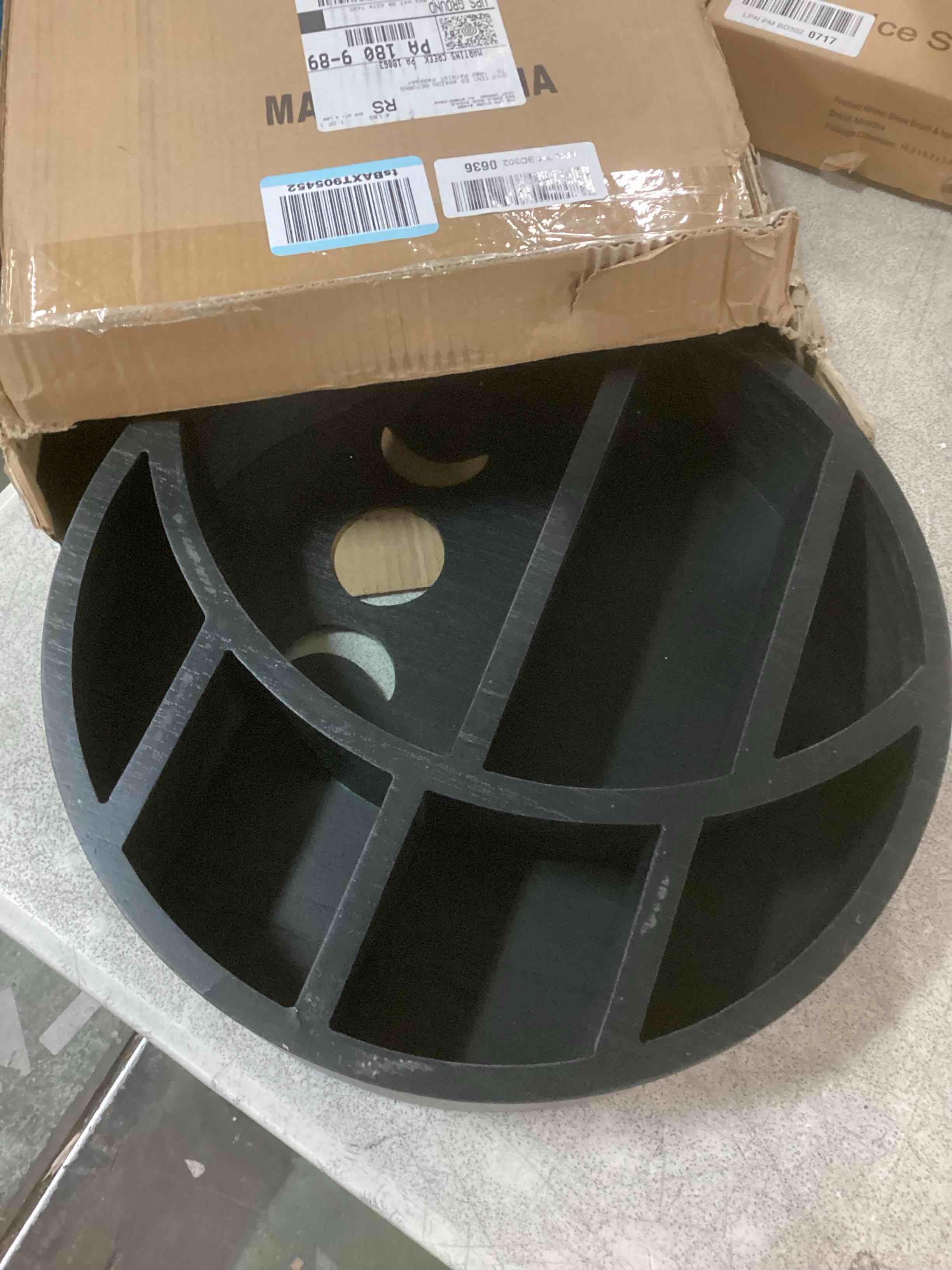 https://s3.amazonaws.com/lotting-images-prod/bidfta/PPE1898017_1734498226295.jpeg