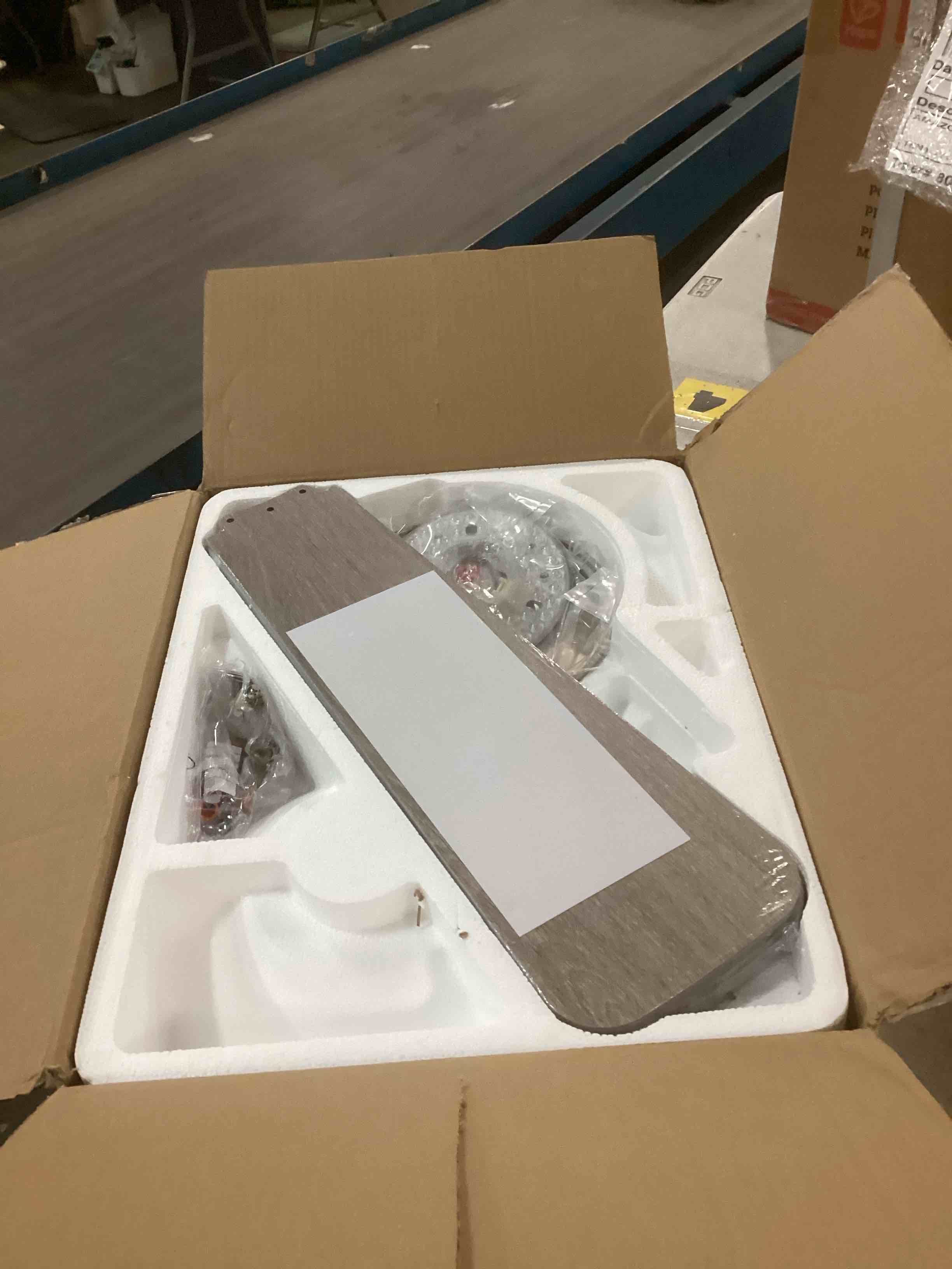 https://s3.amazonaws.com/lotting-images-prod/bidfta/PPE1898315_1734647440940.jpeg