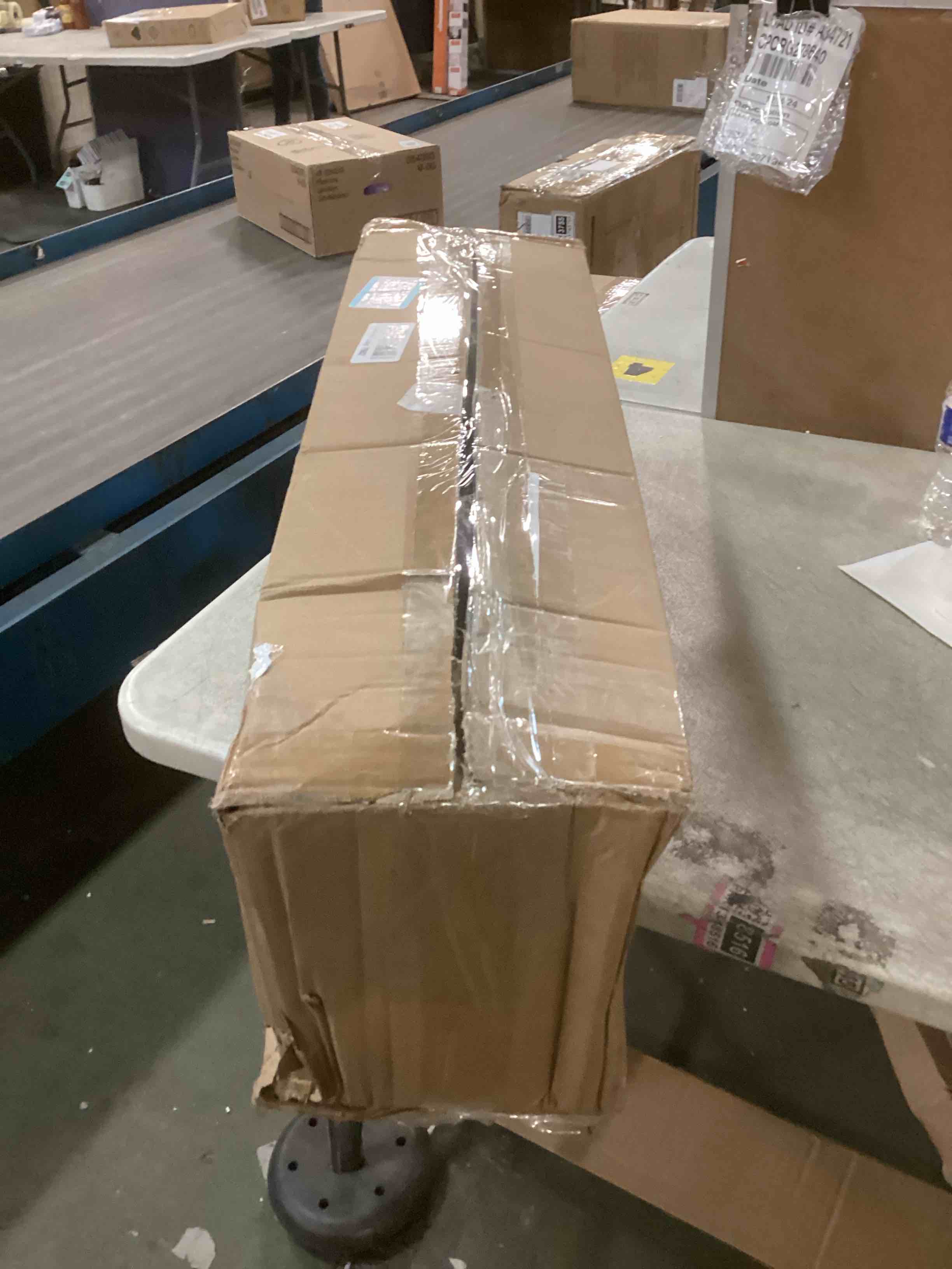 https://s3.amazonaws.com/lotting-images-prod/bidfta/PPE1898353_1734652015849.jpeg