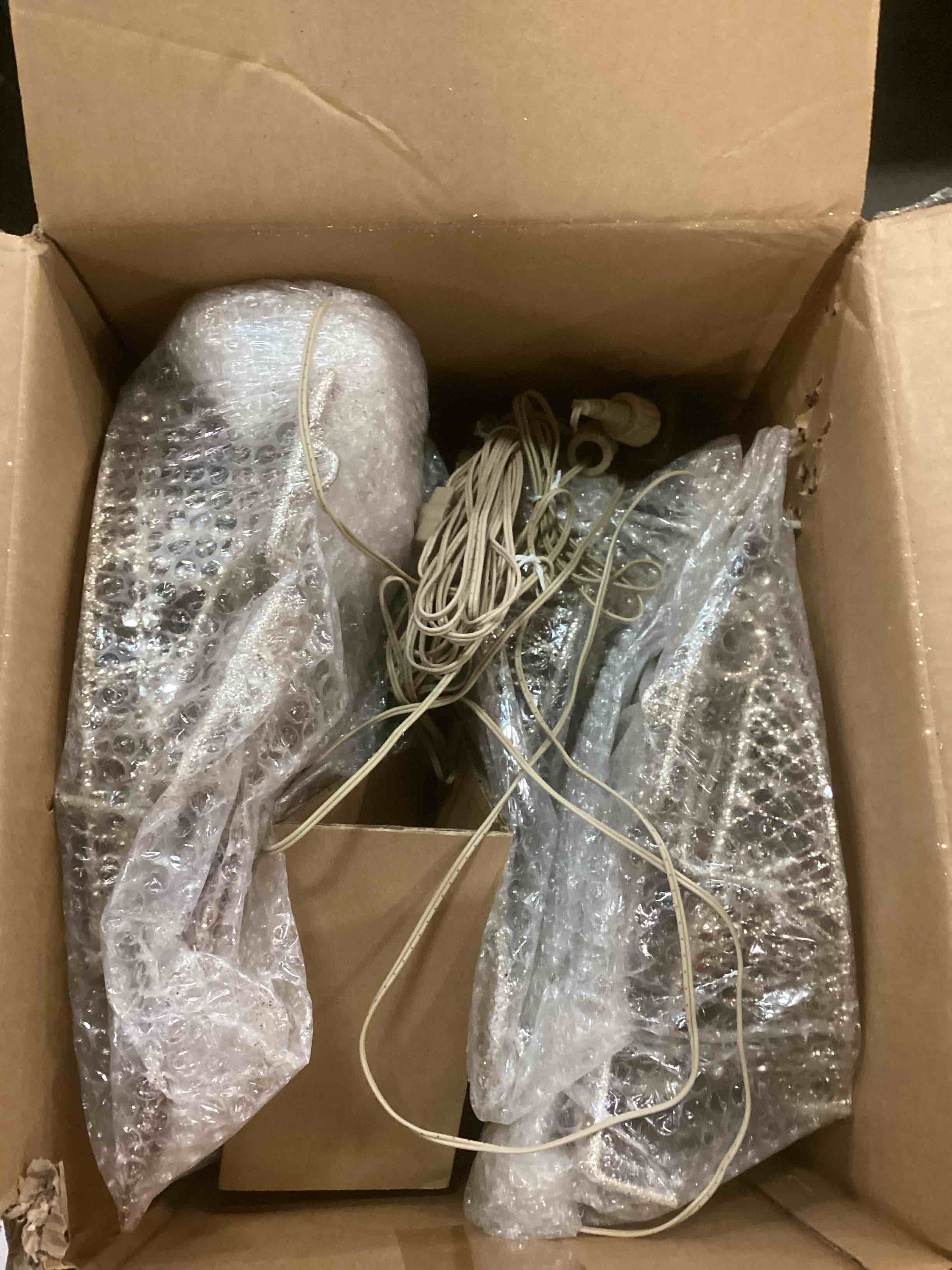 https://s3.amazonaws.com/lotting-images-prod/bidfta/PPE1898377_1734655862529.jpeg