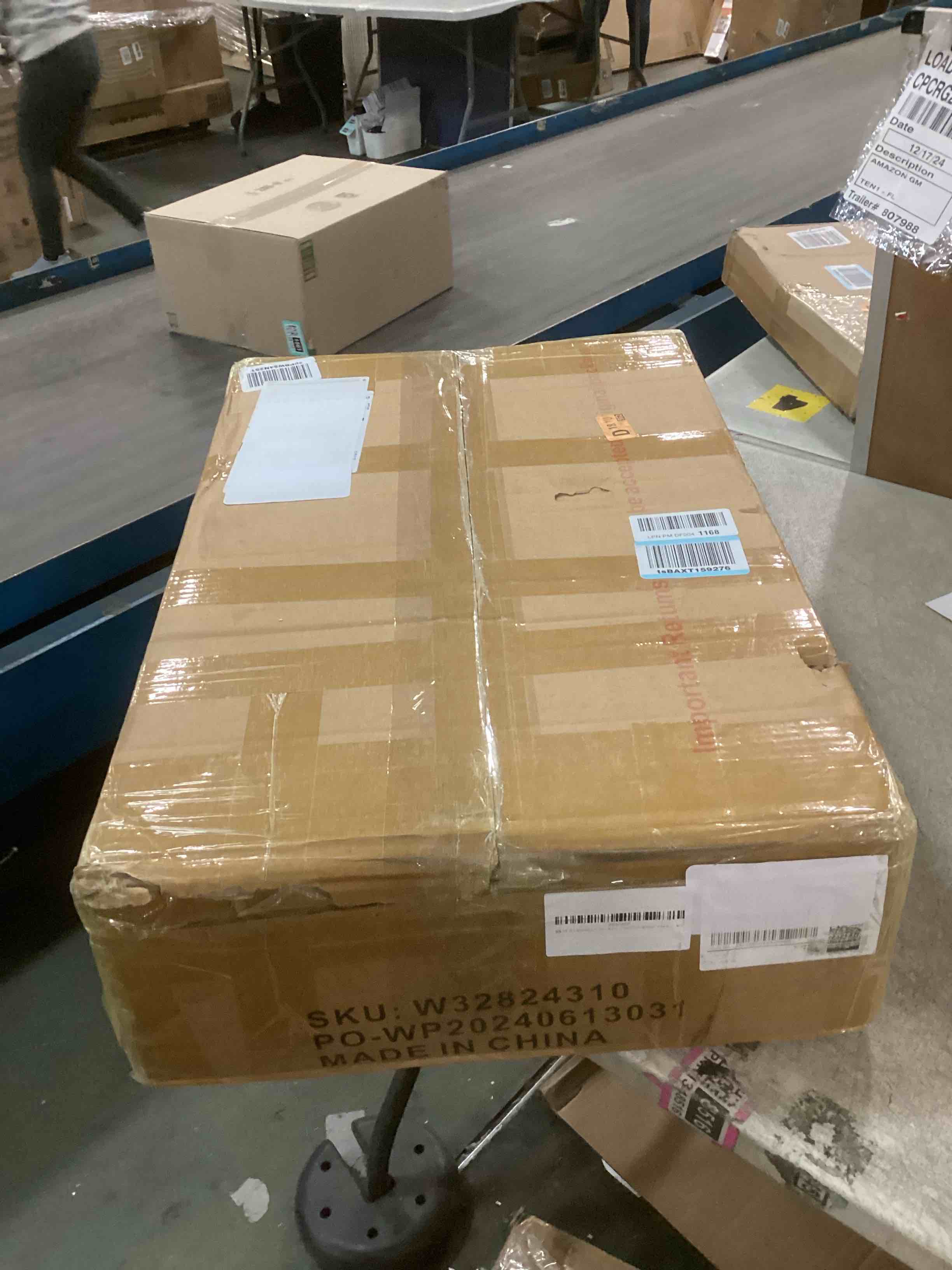 https://s3.amazonaws.com/lotting-images-prod/bidfta/PPE1898413_1734659309771.jpeg