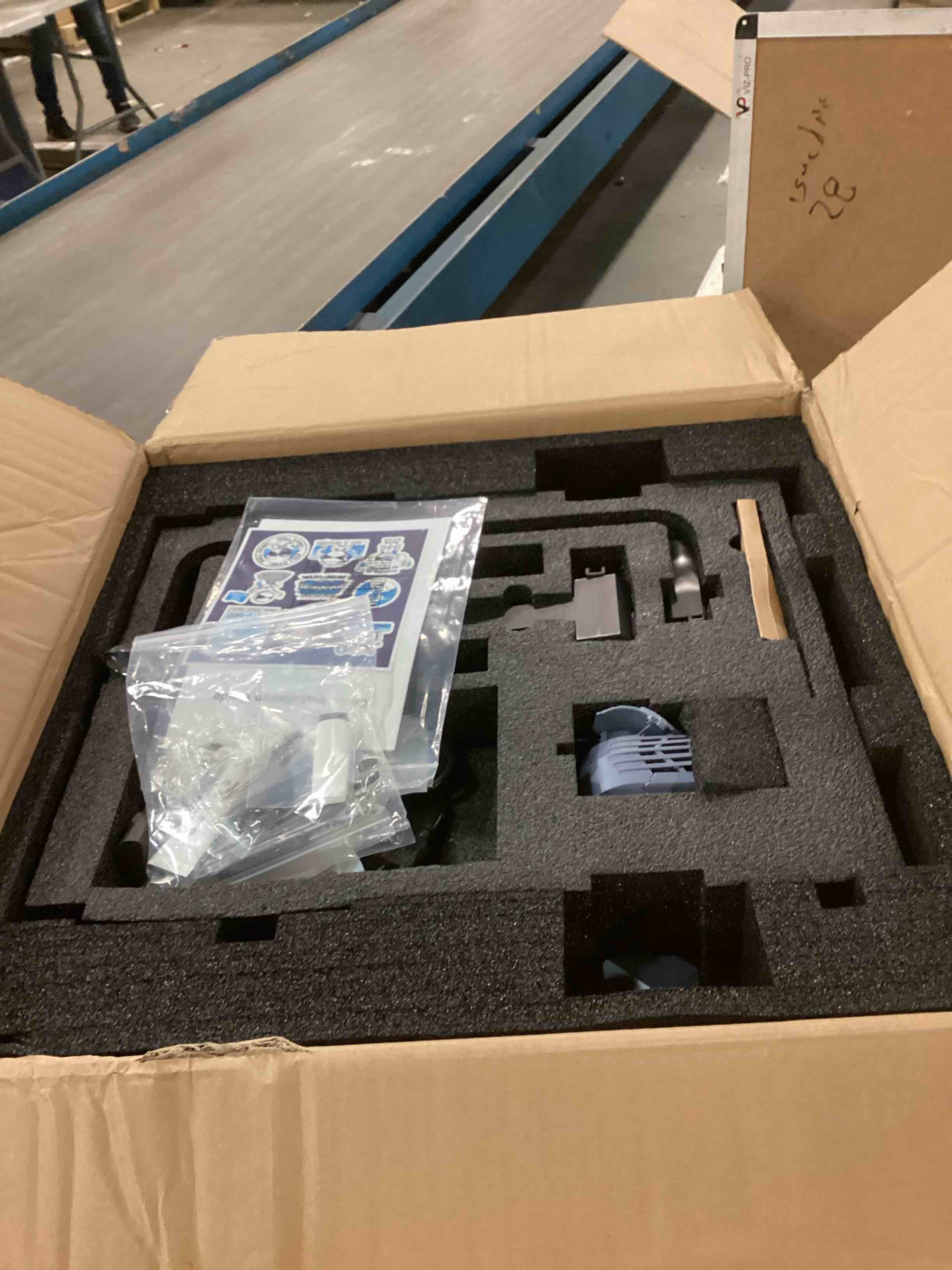 https://s3.amazonaws.com/lotting-images-prod/bidfta/PPE1898873_1735262125842.jpeg