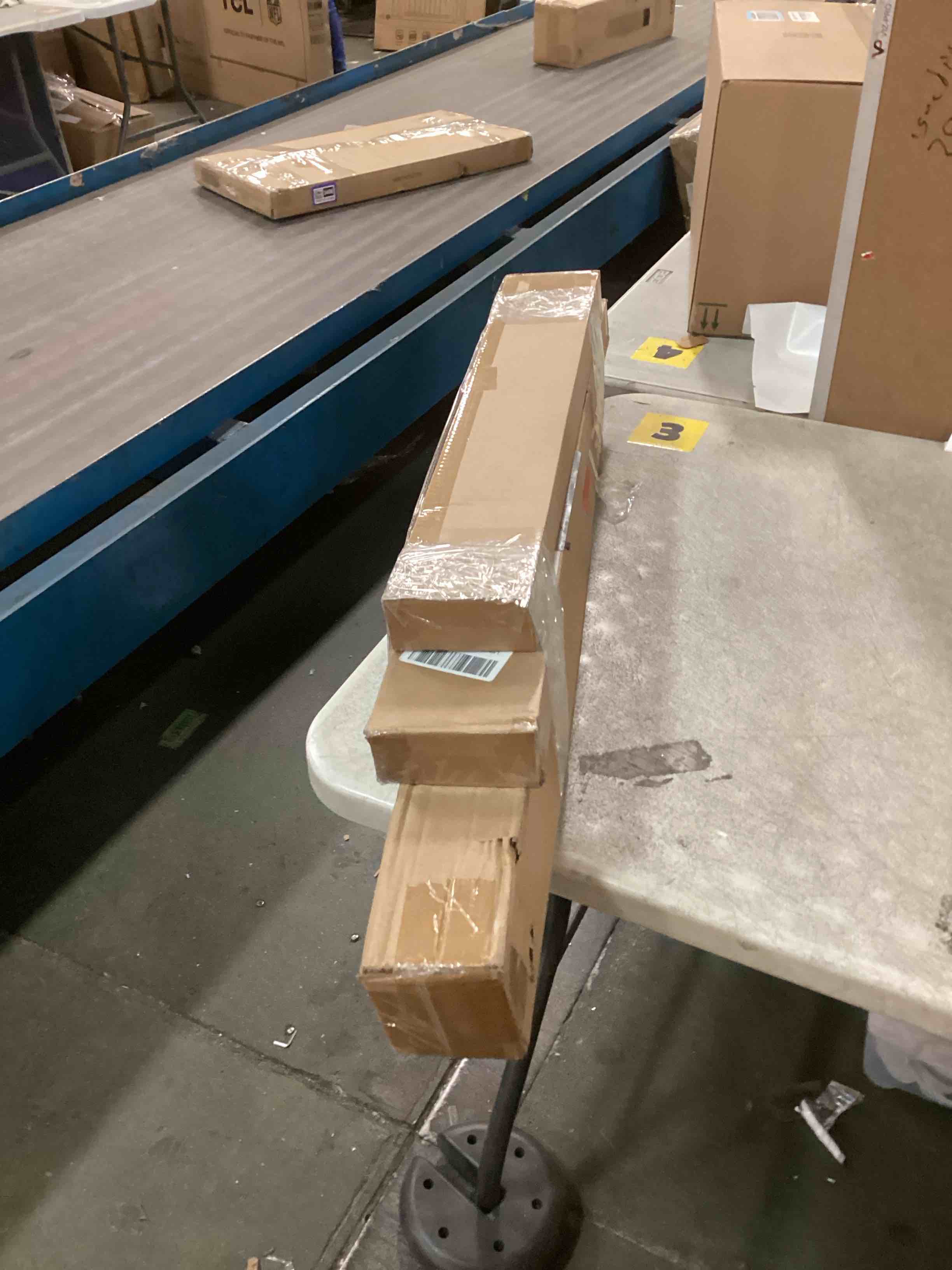 https://s3.amazonaws.com/lotting-images-prod/bidfta/PPE1899068_1735614644226.jpeg