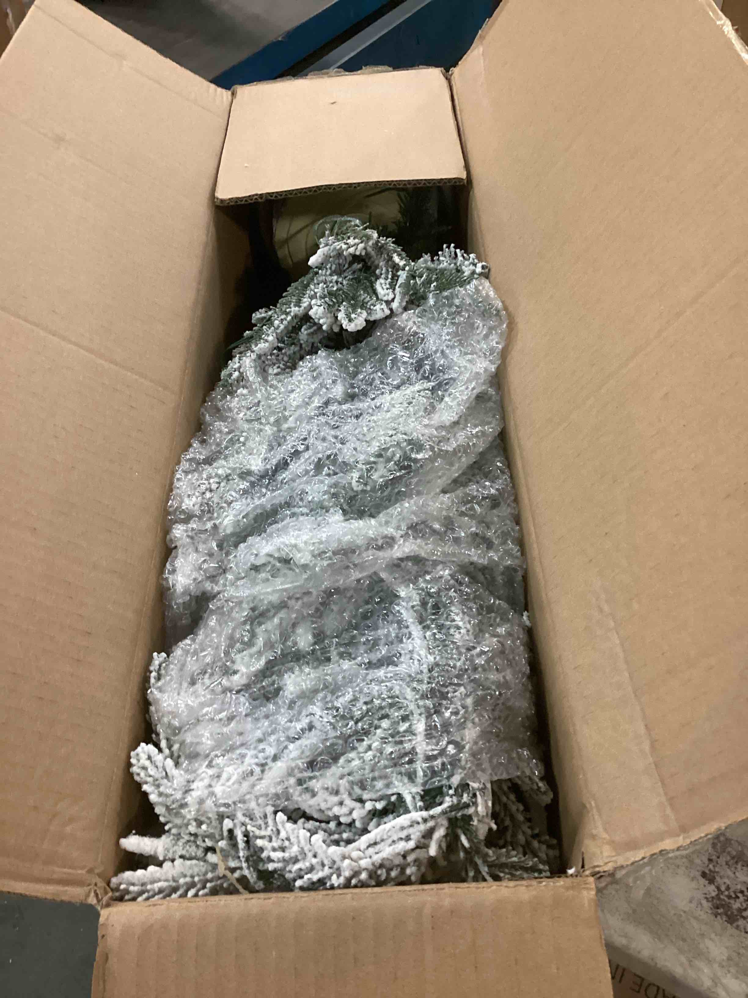 https://s3.amazonaws.com/lotting-images-prod/bidfta/PPE1899082_1735616106396.jpeg