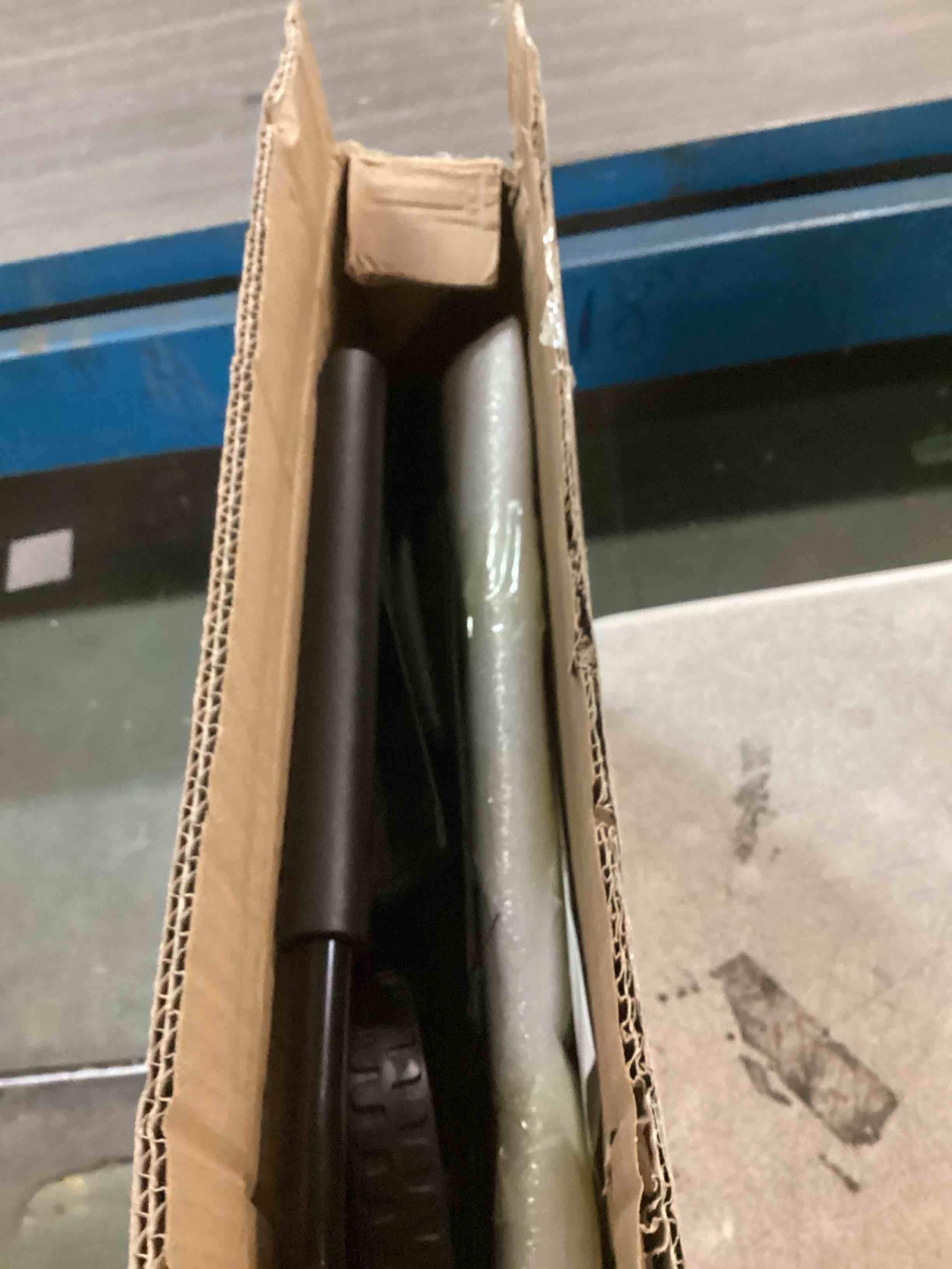 https://s3.amazonaws.com/lotting-images-prod/bidfta/PPE1899152_1735625628493.jpeg