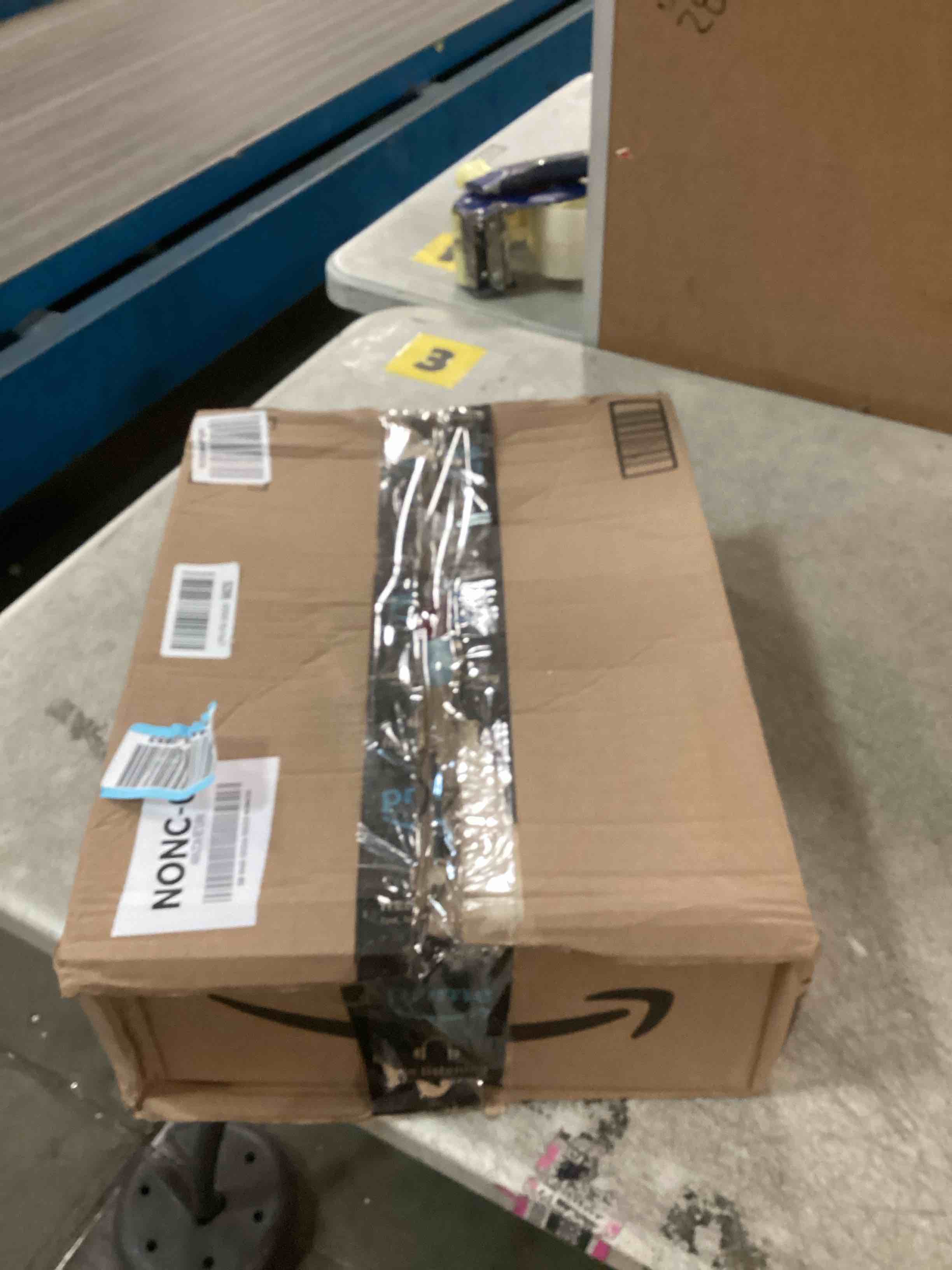 https://s3.amazonaws.com/lotting-images-prod/bidfta/PPE1899156_1735682722892.jpeg