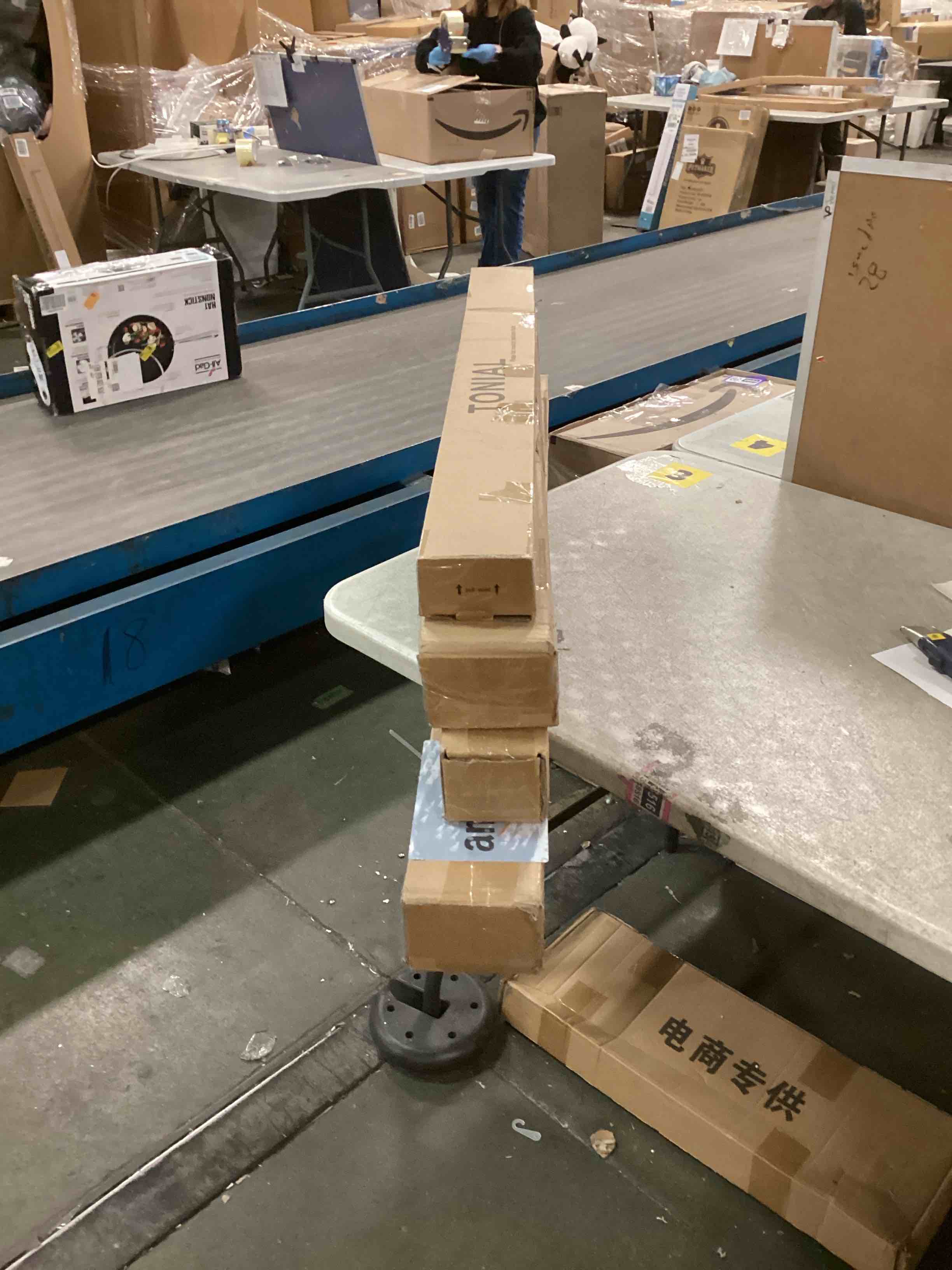 https://s3.amazonaws.com/lotting-images-prod/bidfta/PPE1899280_1735699135374.jpeg