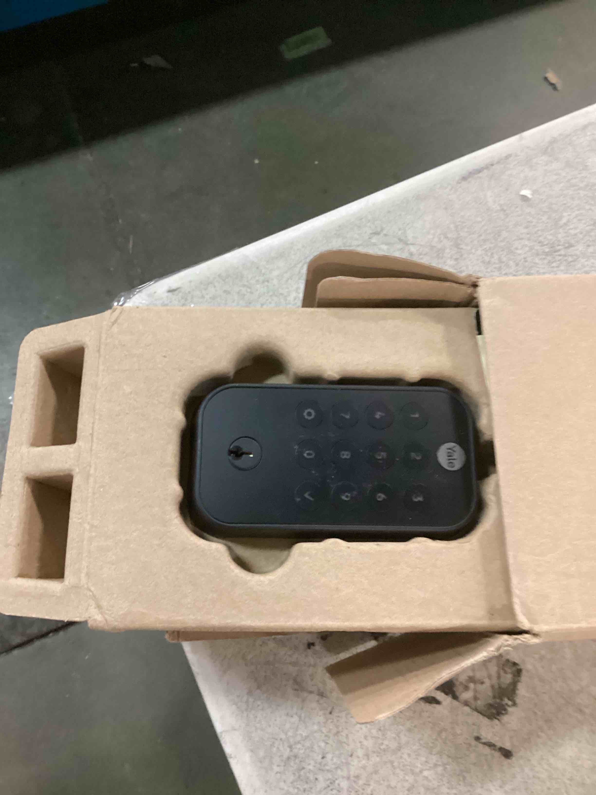 https://s3.amazonaws.com/lotting-images-prod/bidfta/PPE1899719_1735960441466.jpeg