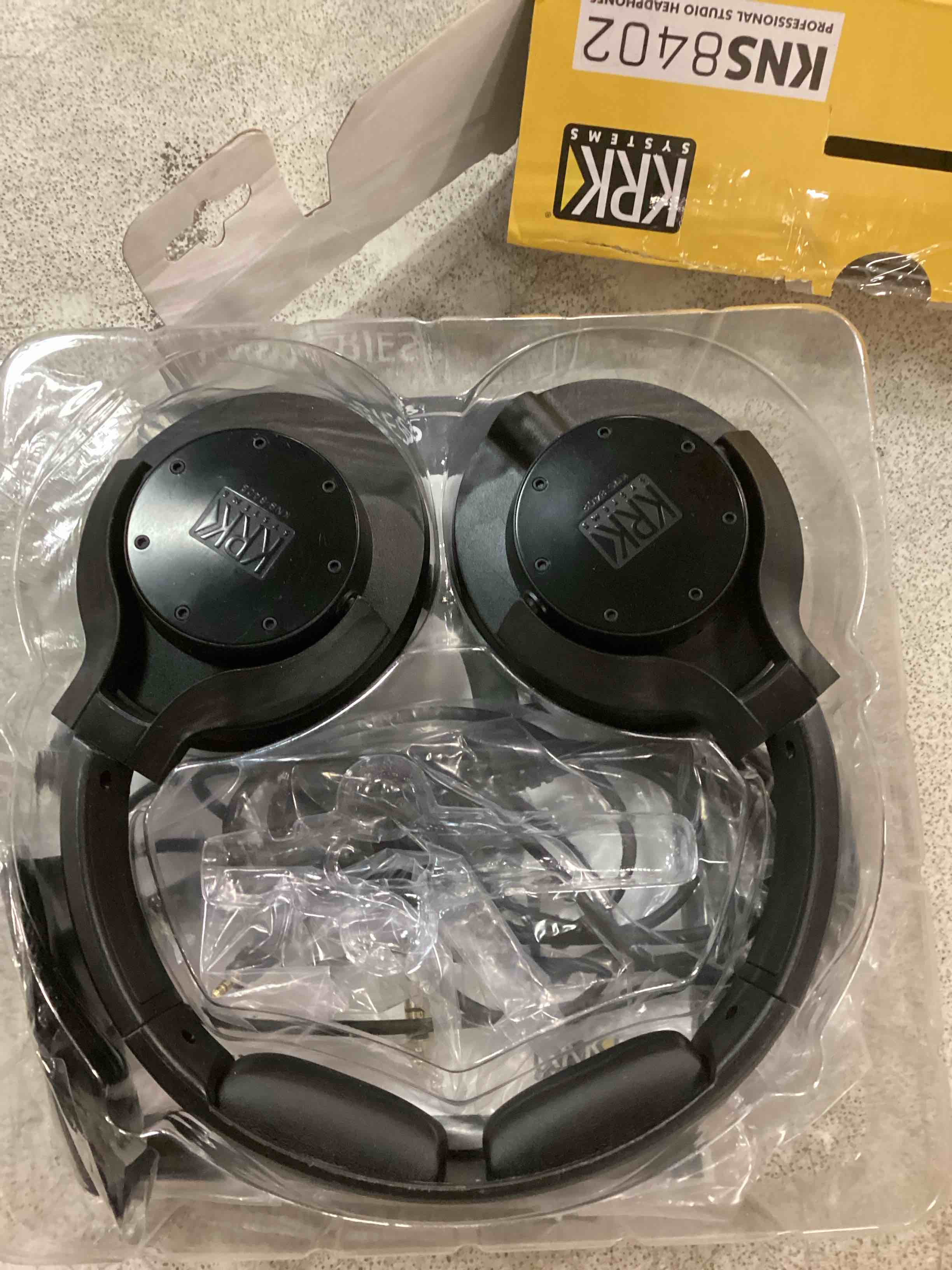 https://s3.amazonaws.com/lotting-images-prod/bidfta/PPE1899808_1735970311025.jpeg