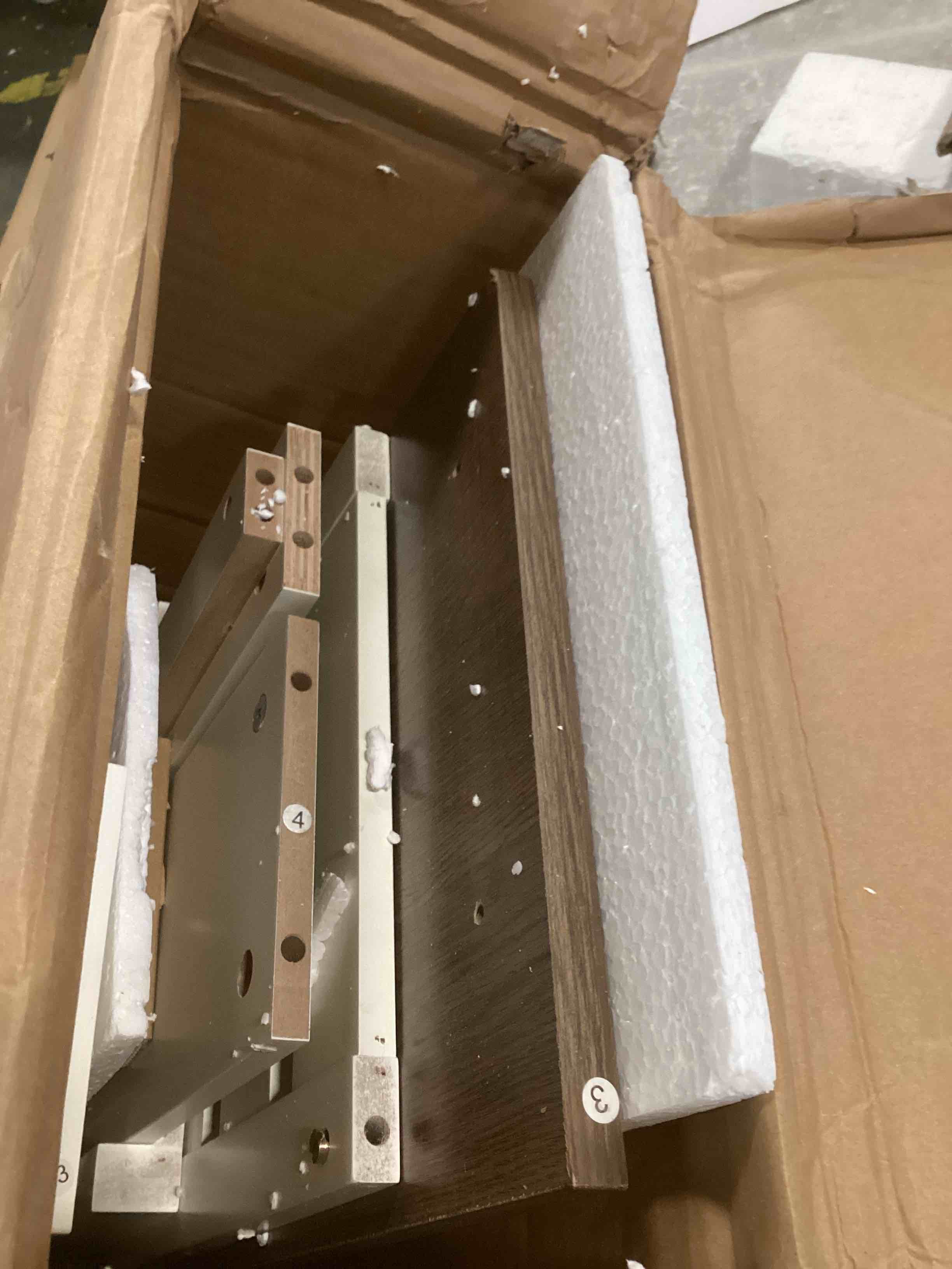 https://s3.amazonaws.com/lotting-images-prod/bidfta/PPE1900053_1736610053759.jpeg
