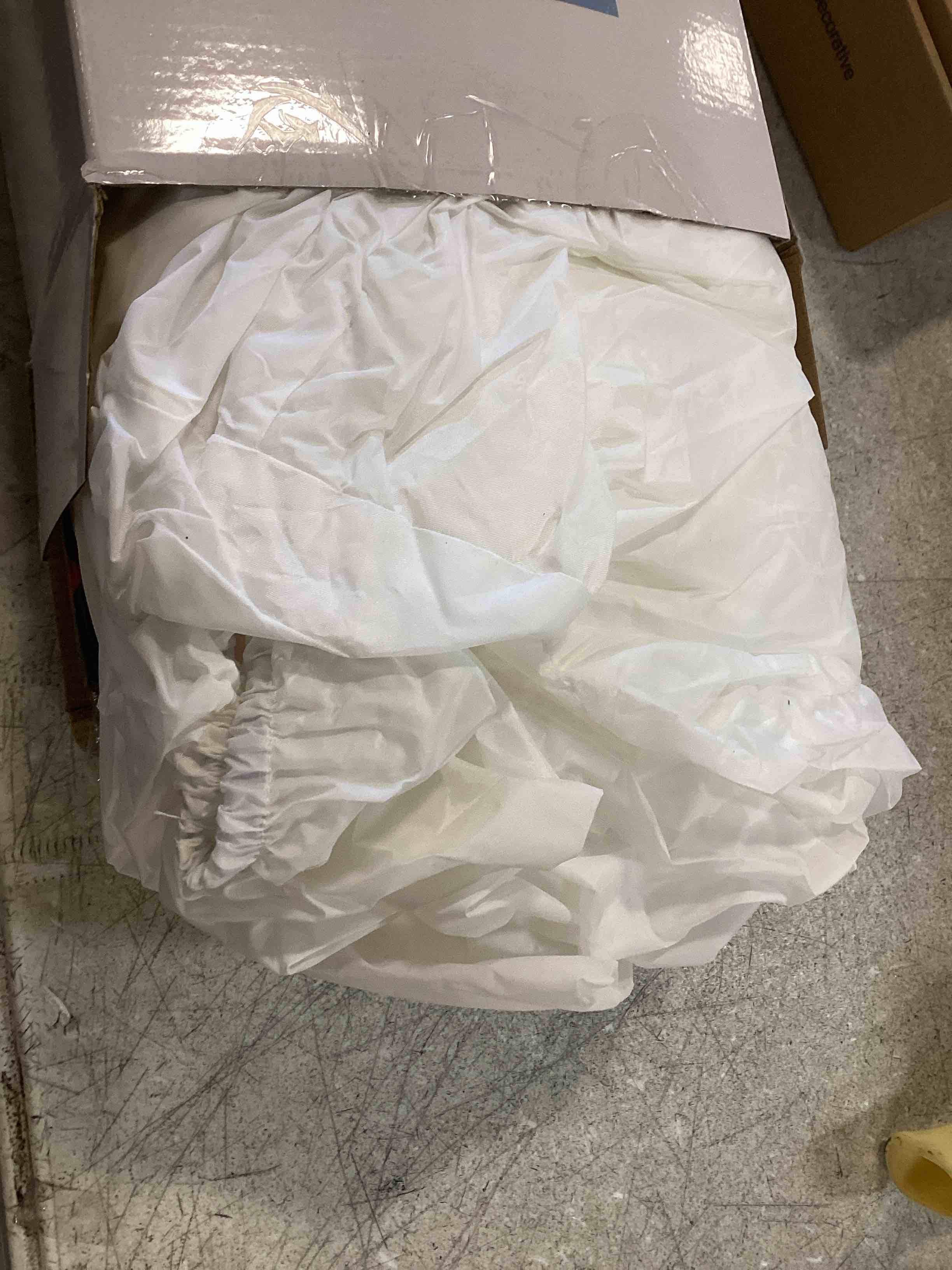 https://s3.amazonaws.com/lotting-images-prod/bidfta/PPE1900240_1736783996121.jpeg