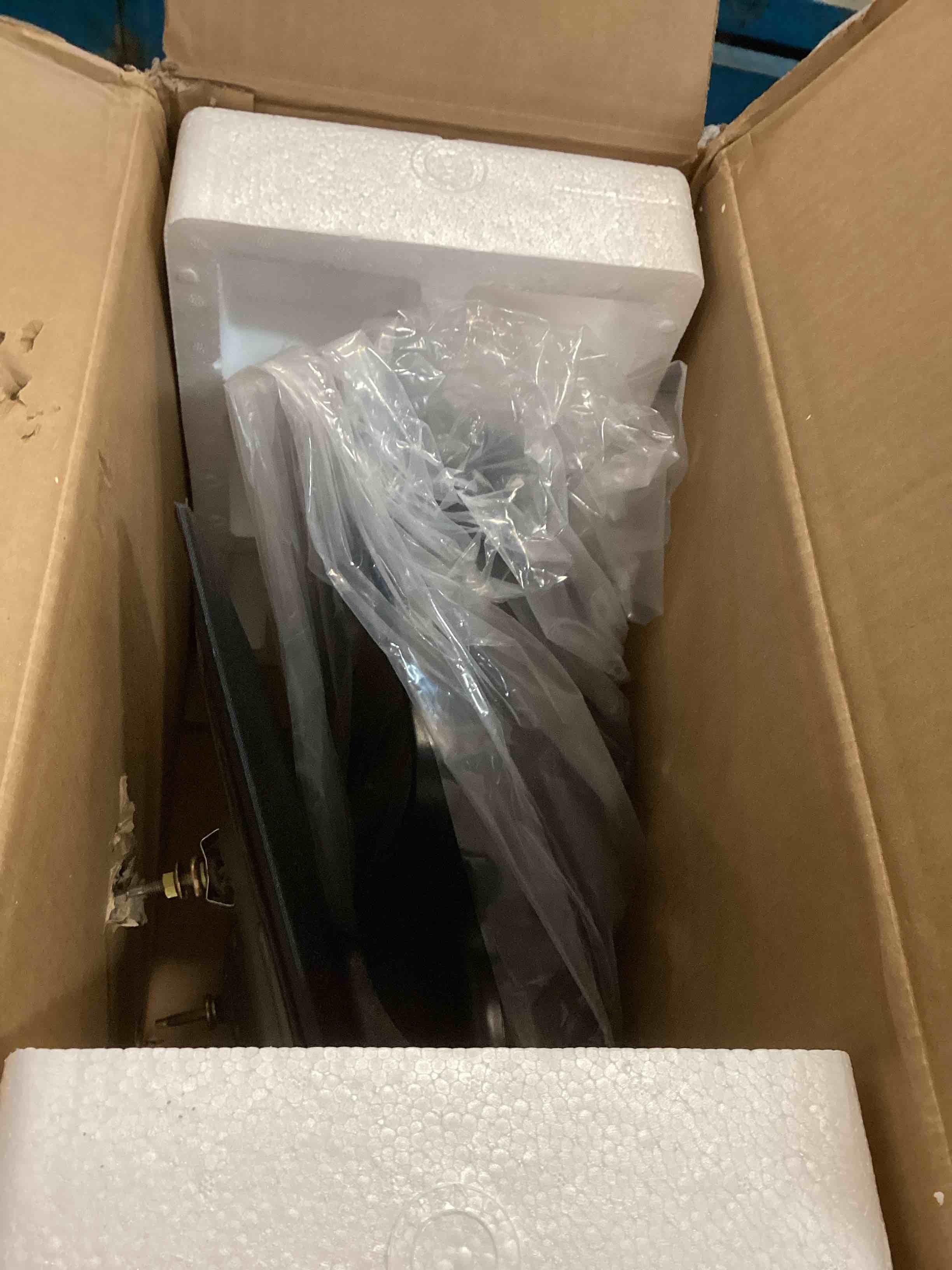 https://s3.amazonaws.com/lotting-images-prod/bidfta/PPE1900345_1736802001693.jpeg