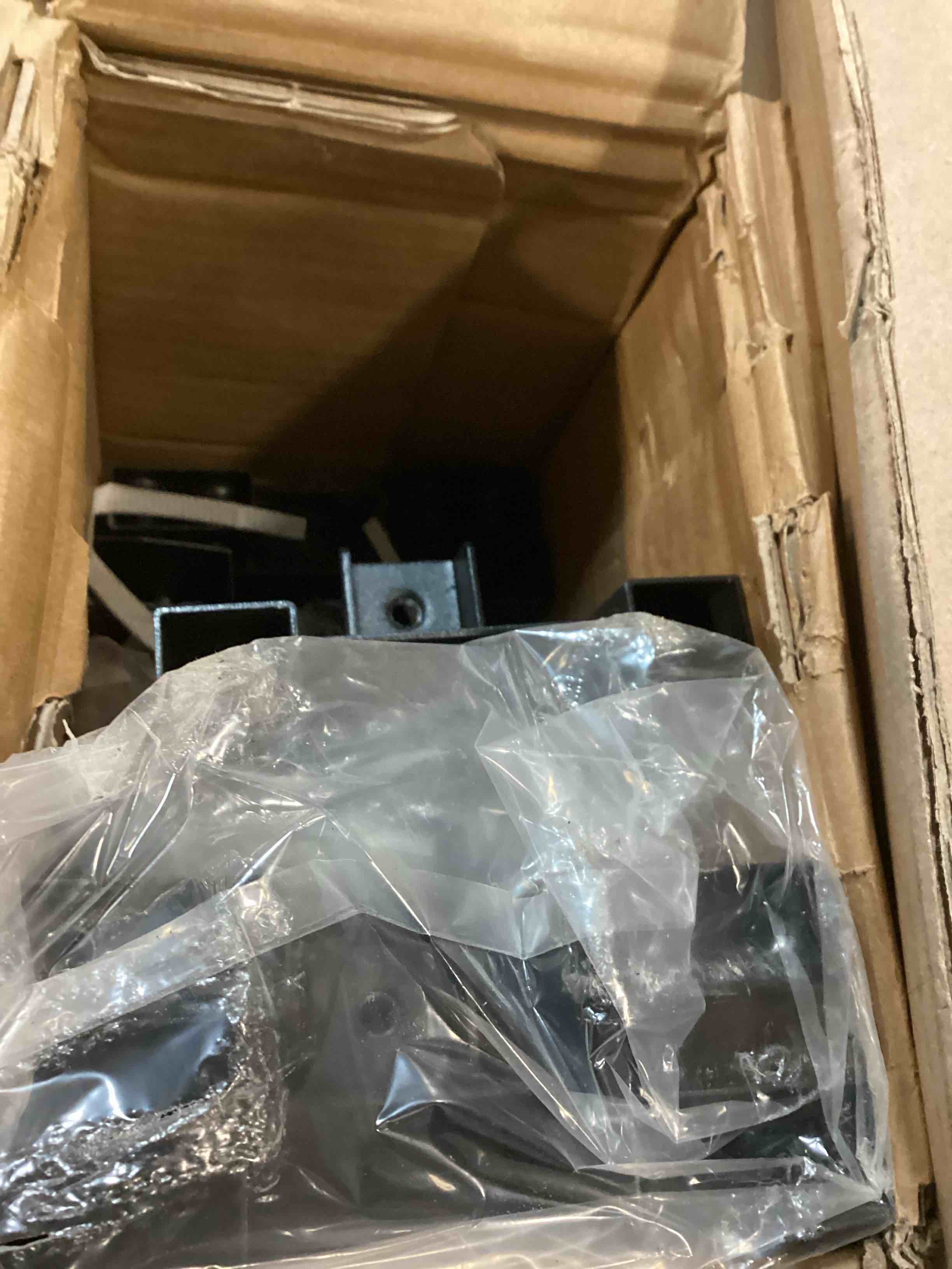 https://s3.amazonaws.com/lotting-images-prod/bidfta/PPE1900359_1736857285907.jpeg