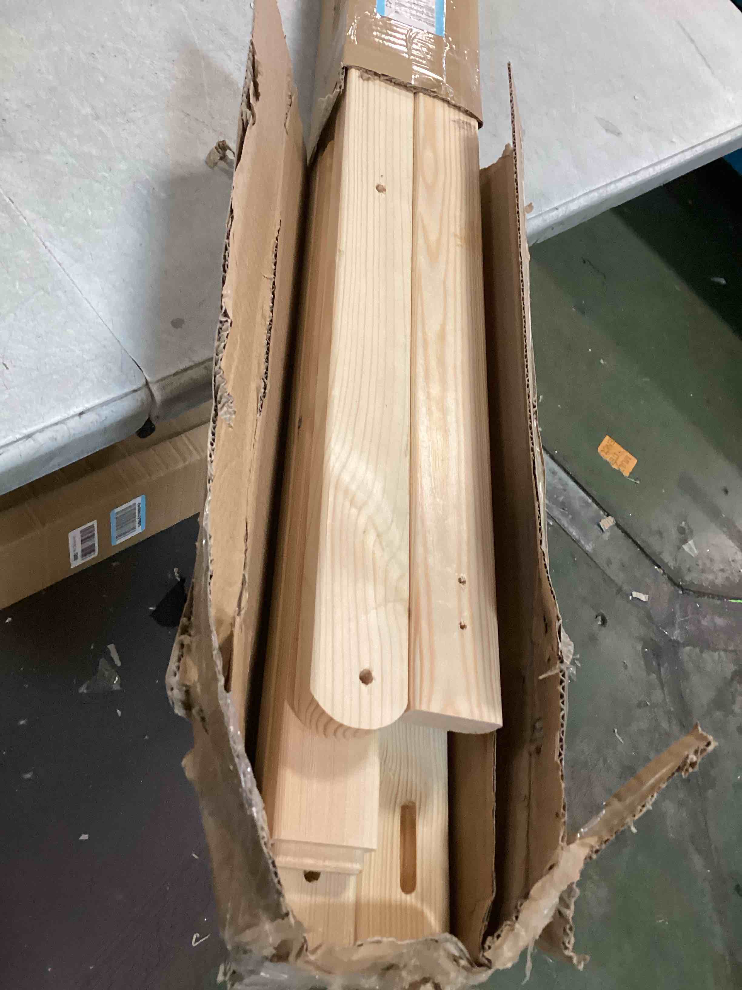 https://s3.amazonaws.com/lotting-images-prod/bidfta/PPE1900481_1736875140877.jpeg