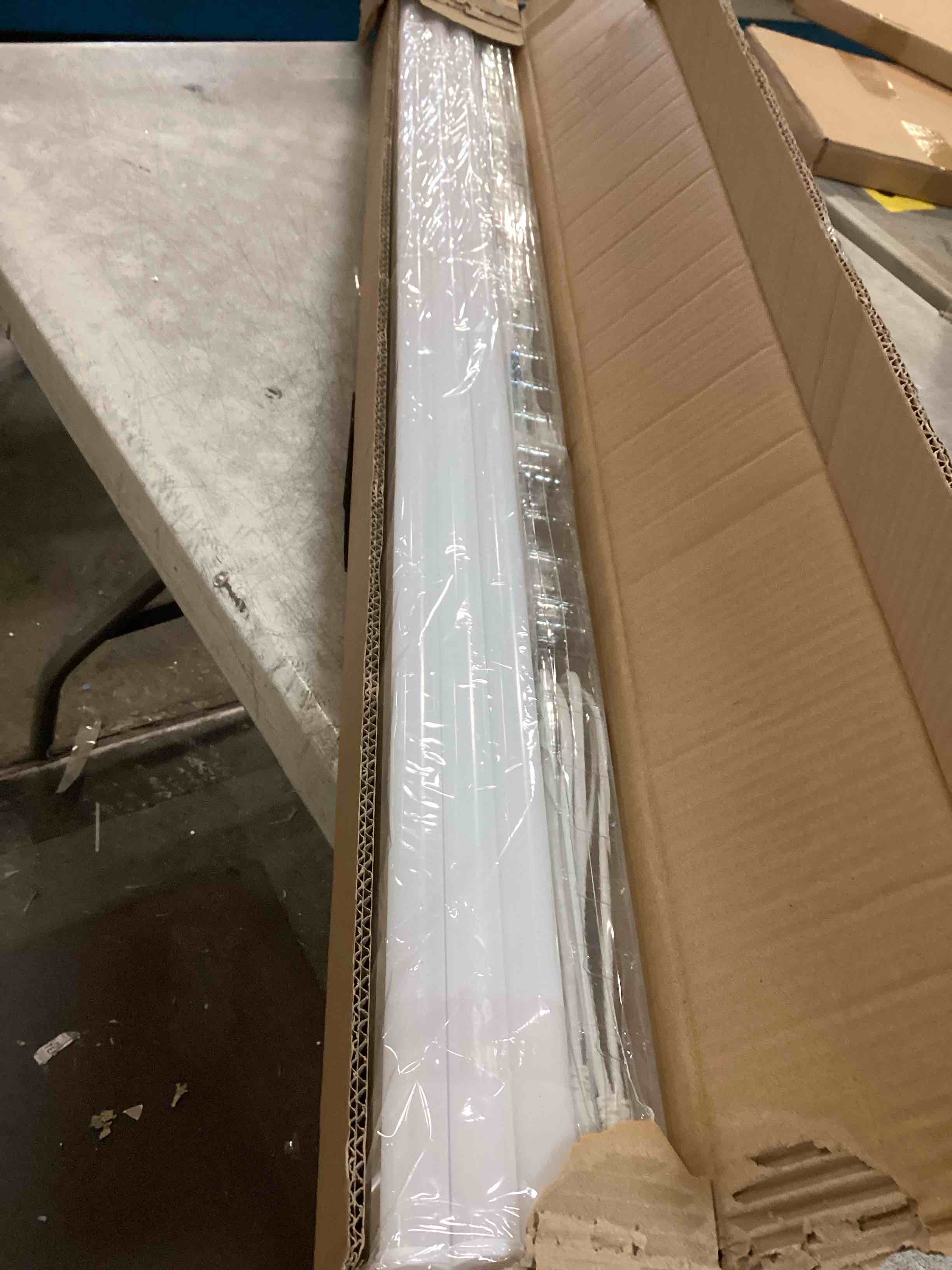 https://s3.amazonaws.com/lotting-images-prod/bidfta/PPE1900749_1736961695200.jpeg