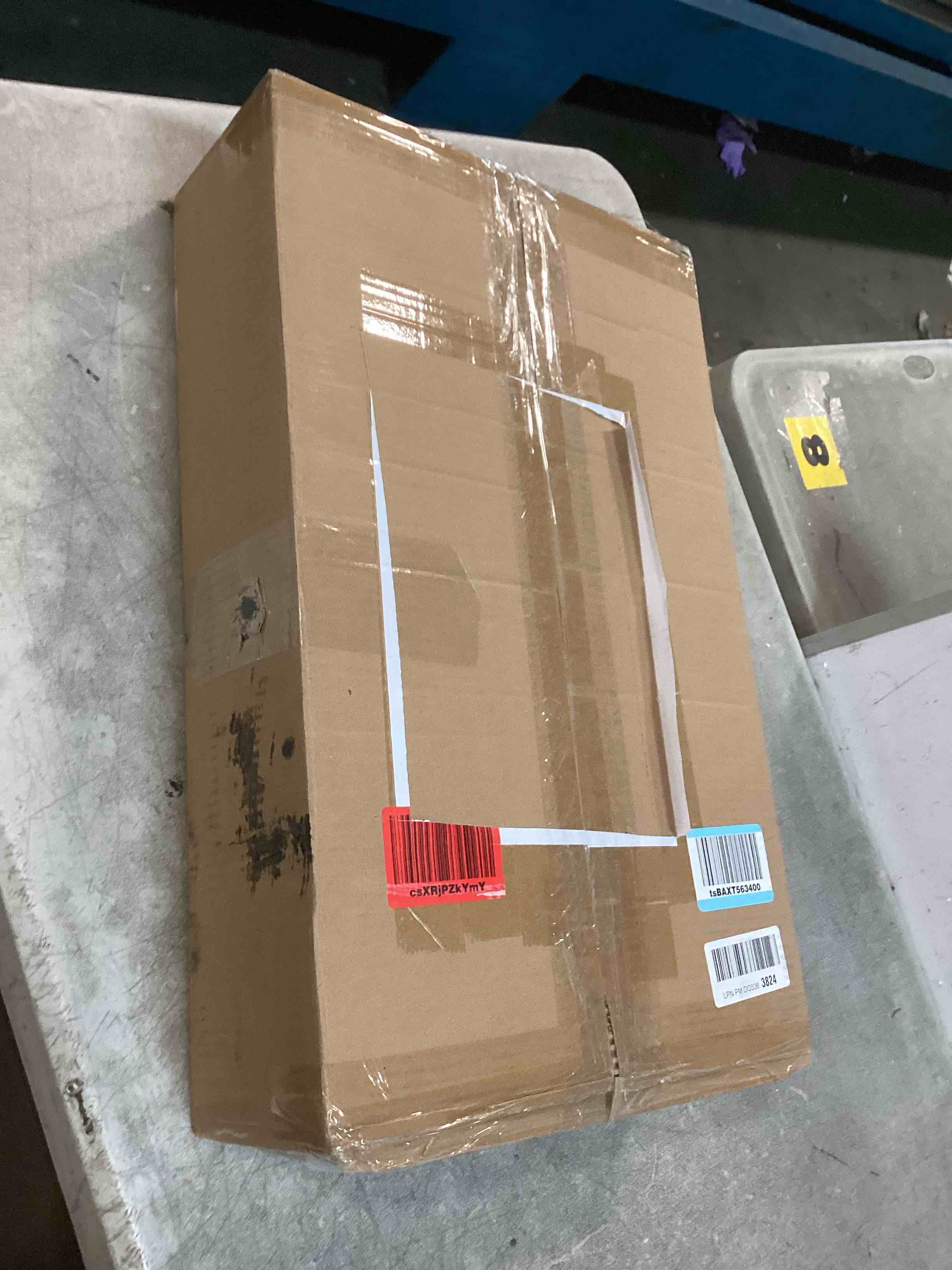 https://s3.amazonaws.com/lotting-images-prod/bidfta/PPE1900770_1736966045750.jpeg