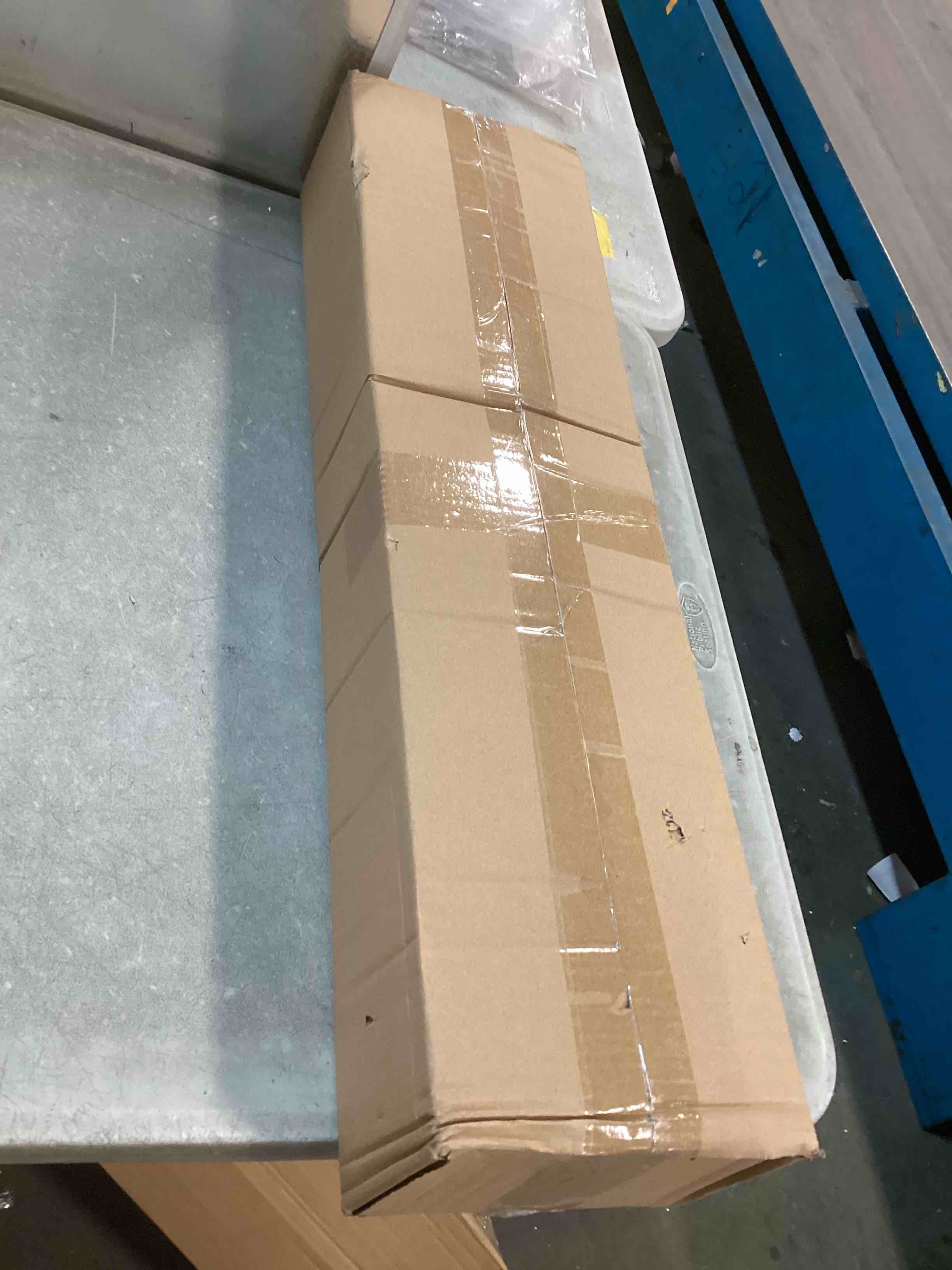 https://s3.amazonaws.com/lotting-images-prod/bidfta/PPE1900979_1737047623556.jpeg