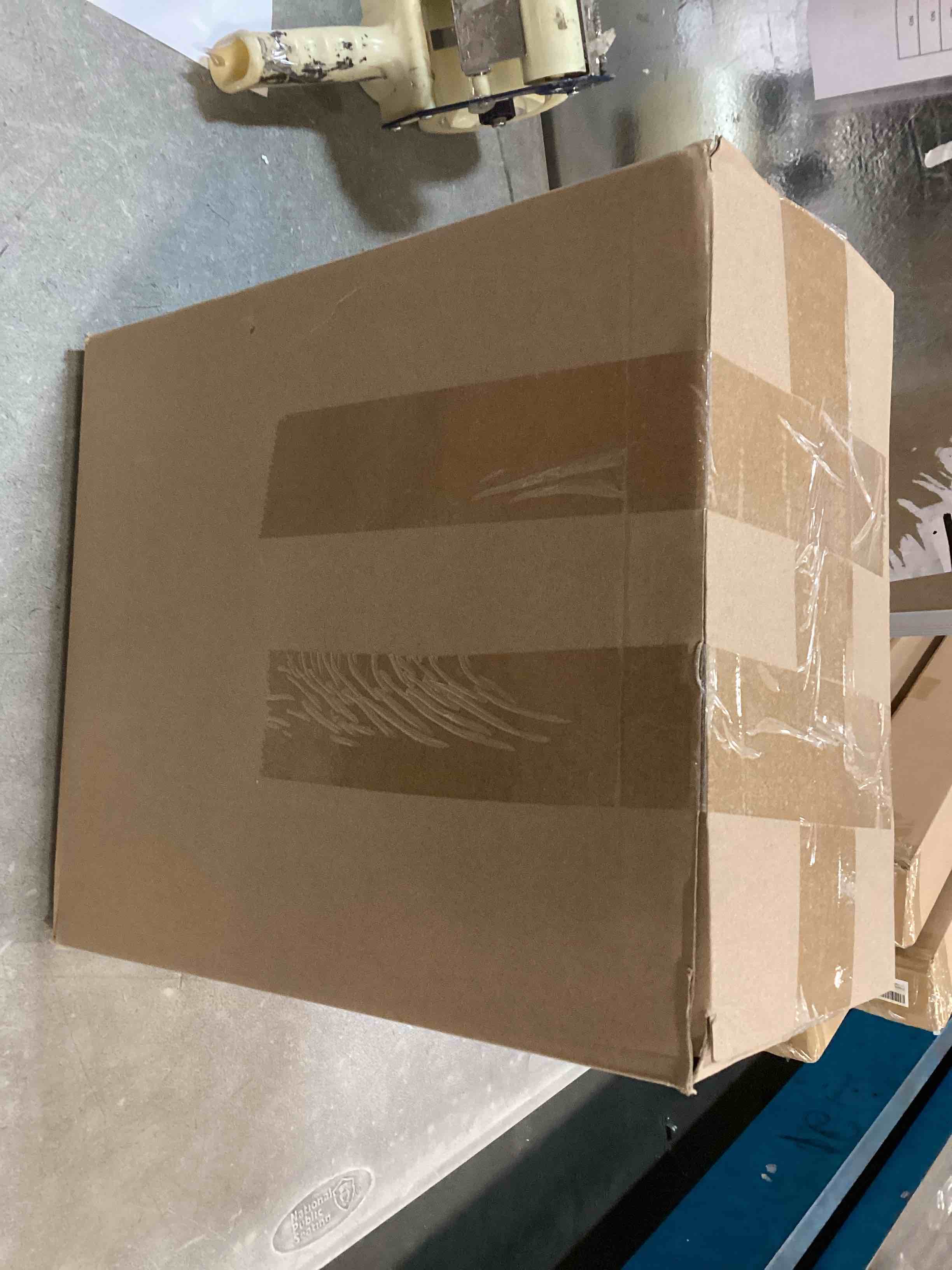https://s3.amazonaws.com/lotting-images-prod/bidfta/PPE1900984_1737047895577.jpeg