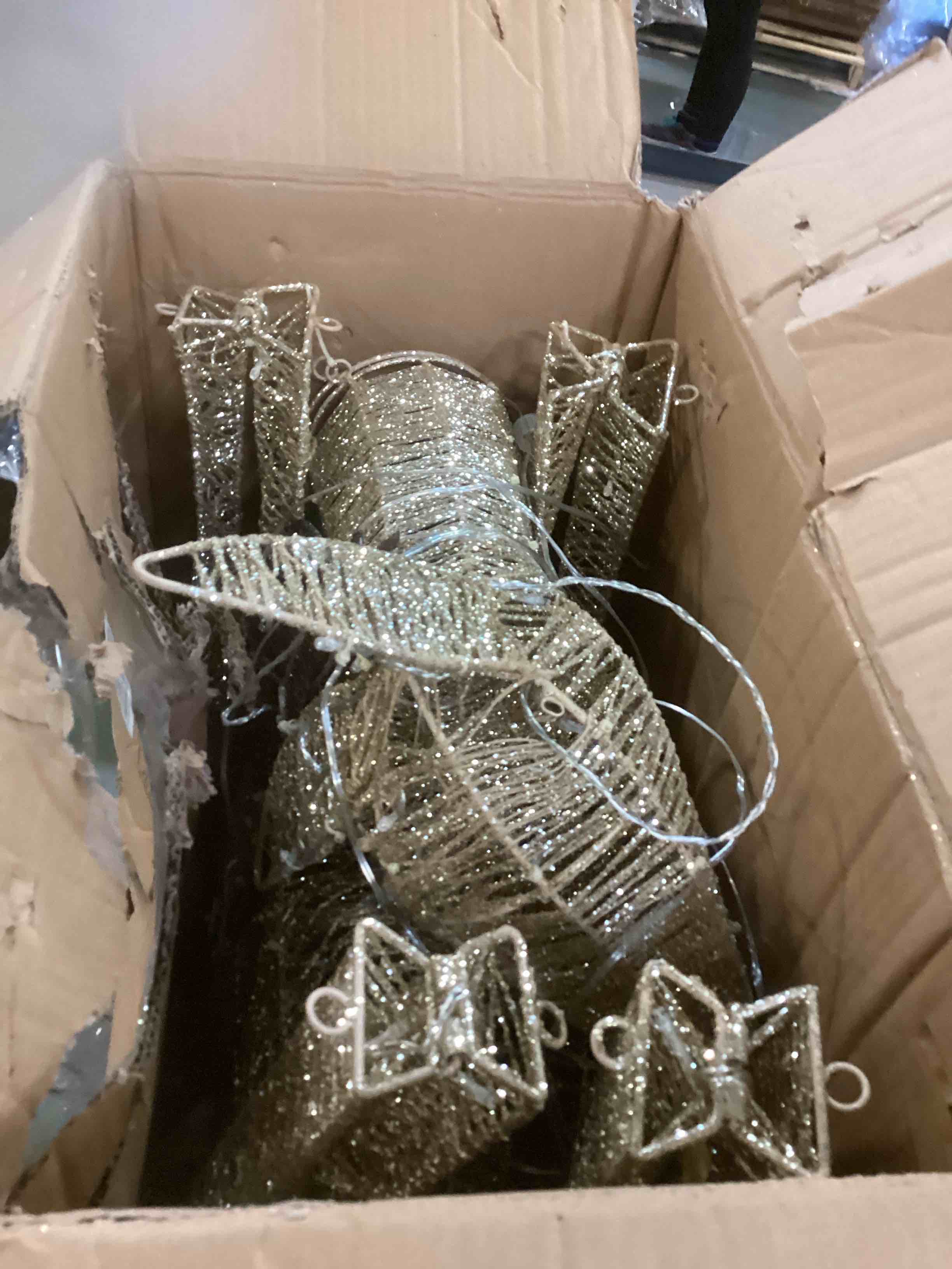 https://s3.amazonaws.com/lotting-images-prod/bidfta/PPE1901497_1737386641377.jpeg