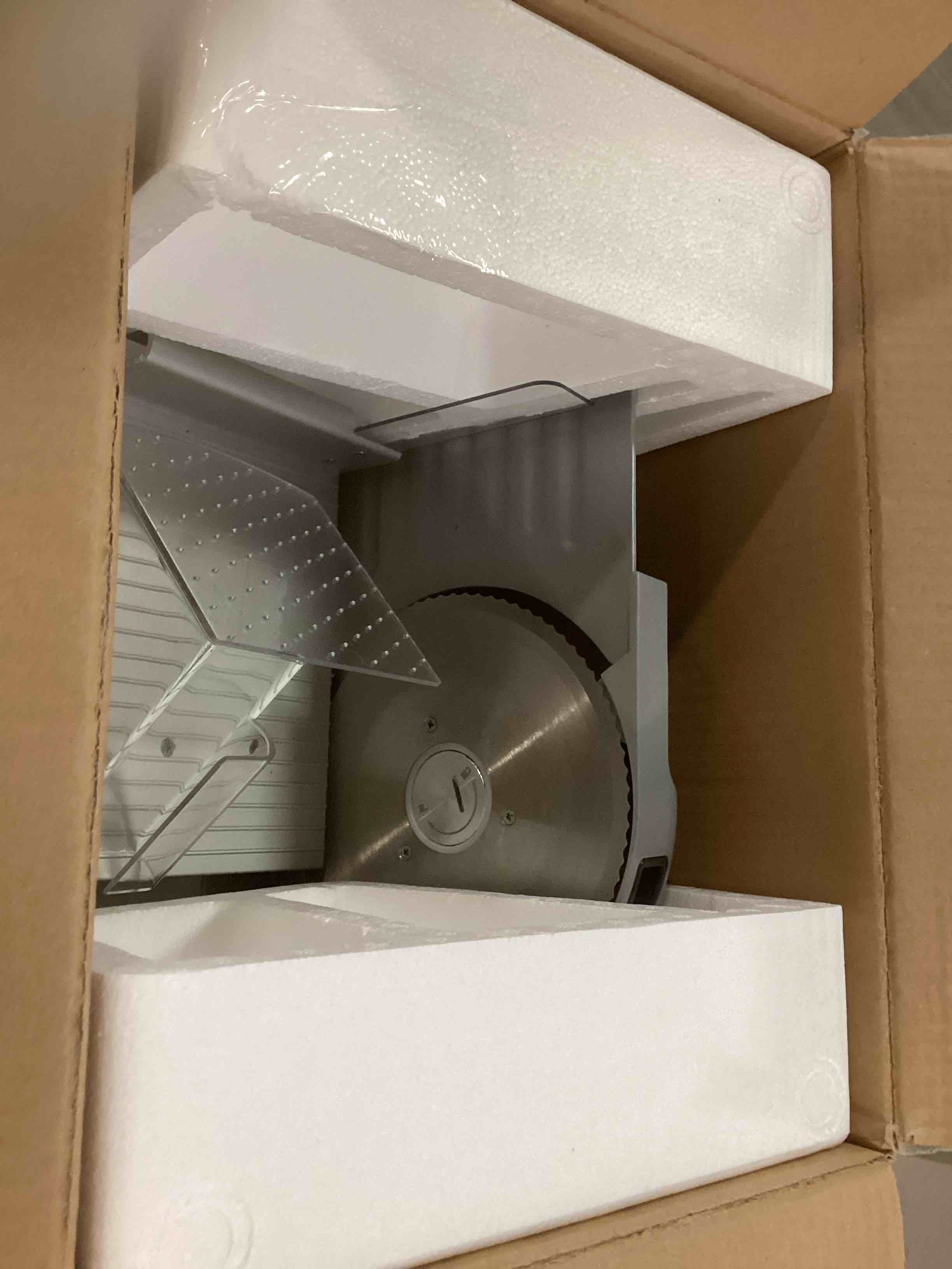 https://s3.amazonaws.com/lotting-images-prod/bidfta/PPE1901503_1737384592765.jpeg