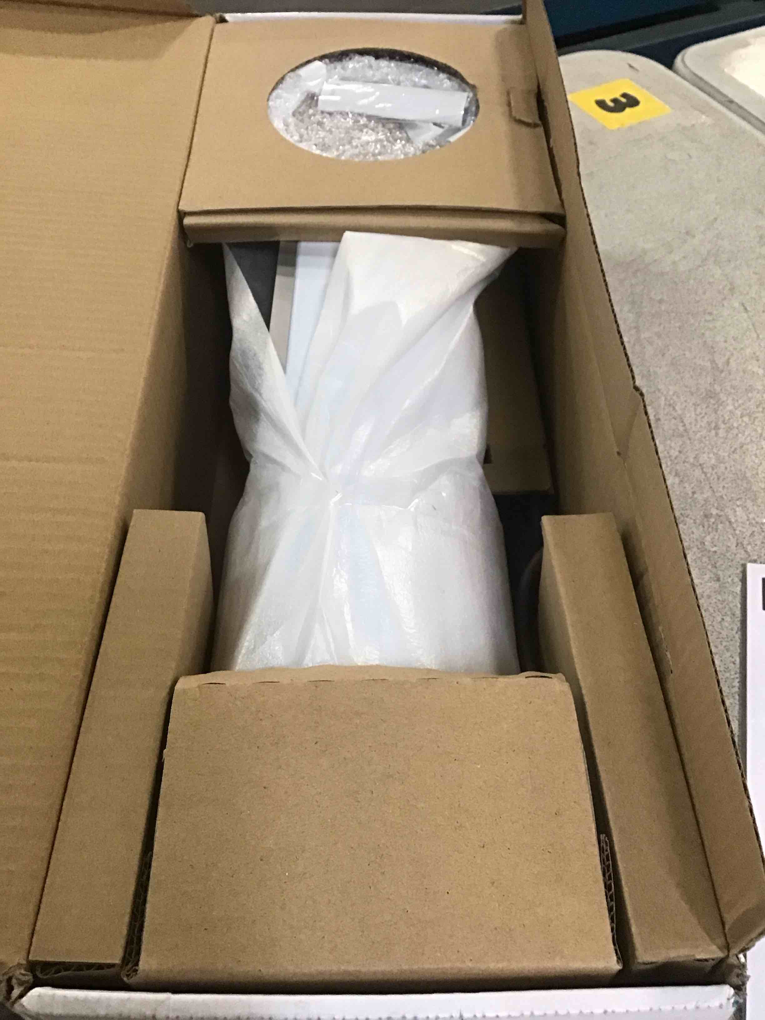 https://s3.amazonaws.com/lotting-images-prod/bidfta/PPE1902226_1737570560592.jpeg