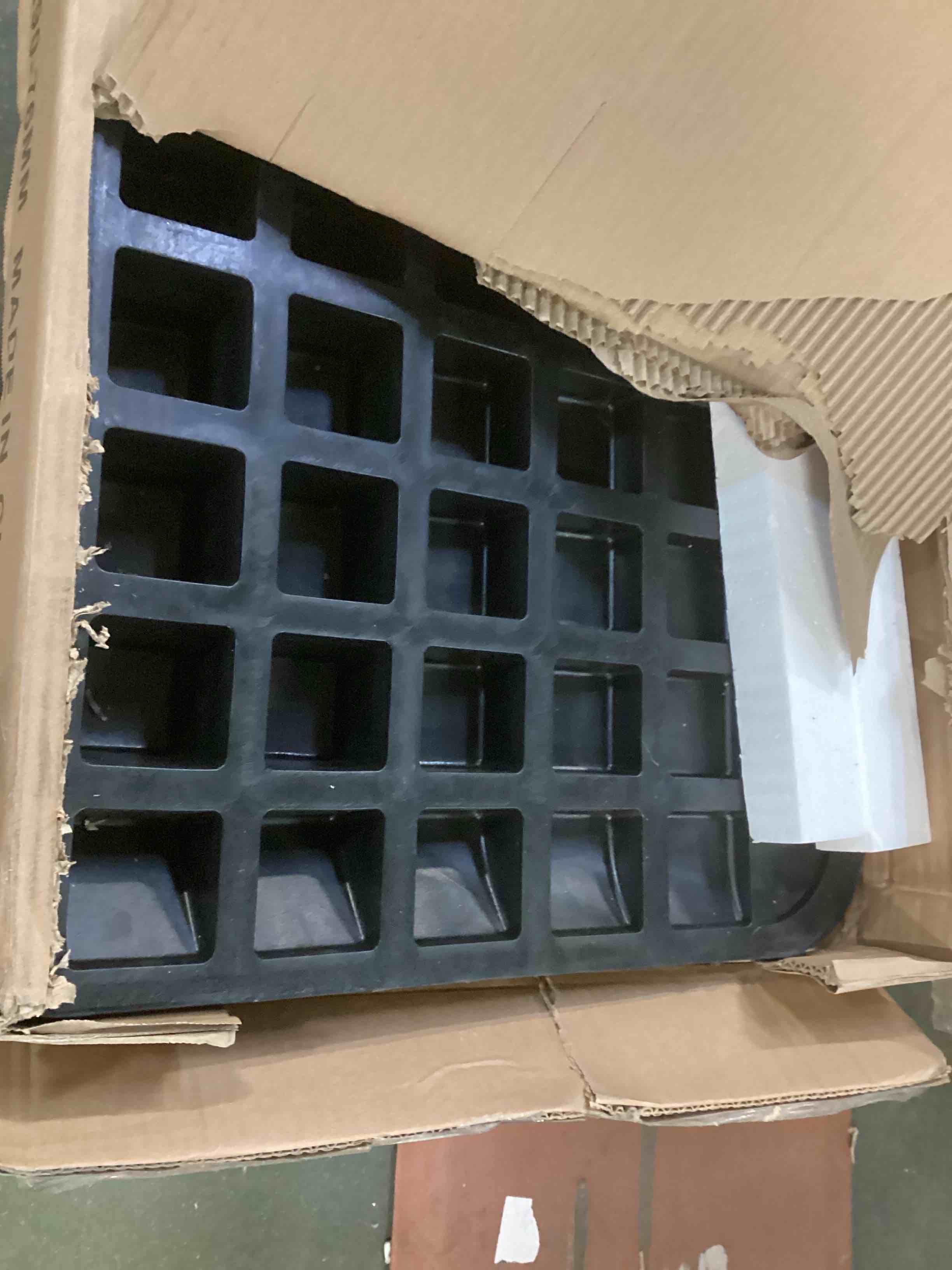 https://s3.amazonaws.com/lotting-images-prod/bidfta/PPE1902436_1737649855385.jpeg