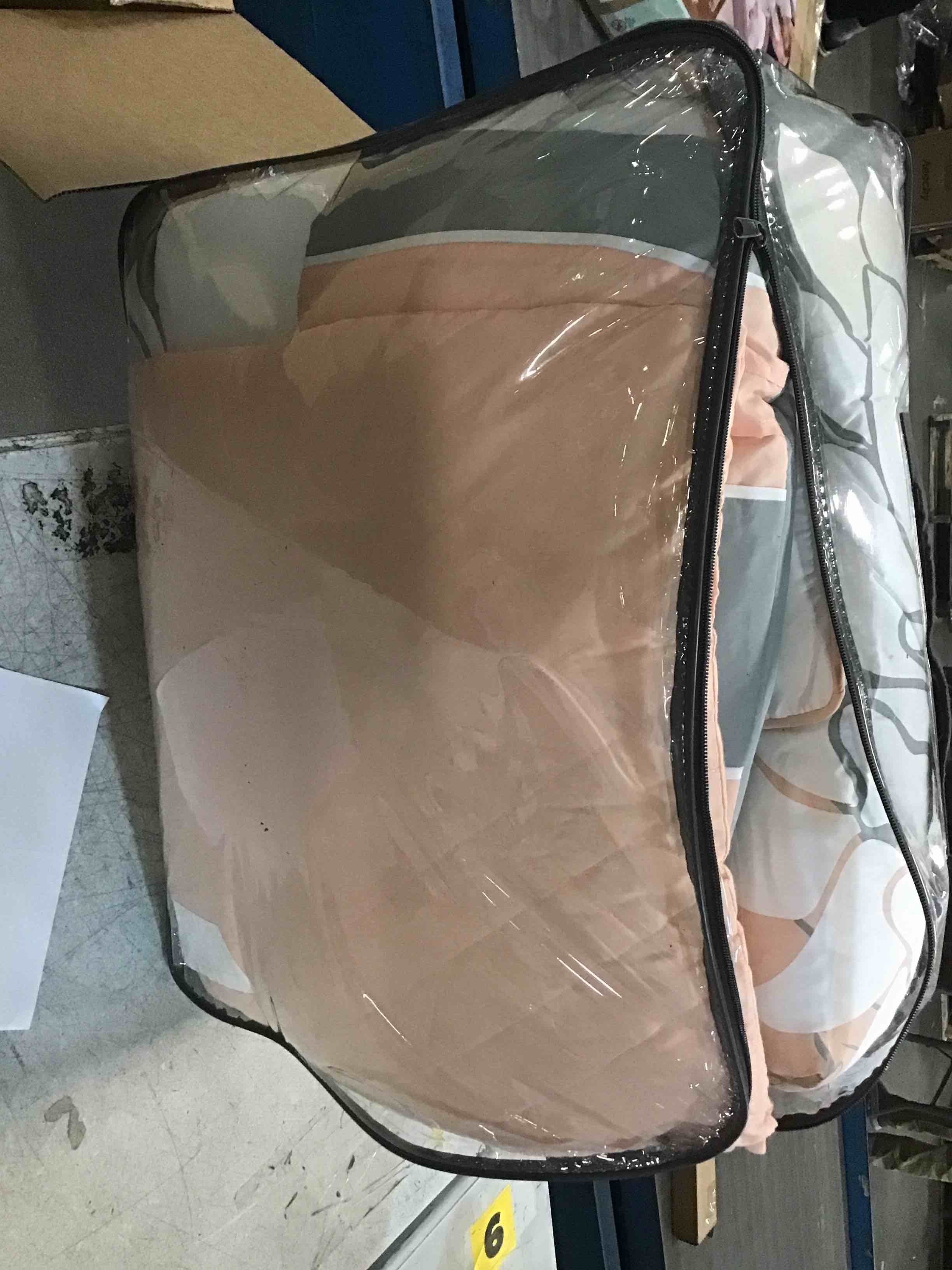 https://s3.amazonaws.com/lotting-images-prod/bidfta/PPE1902587_1737721861816.jpeg