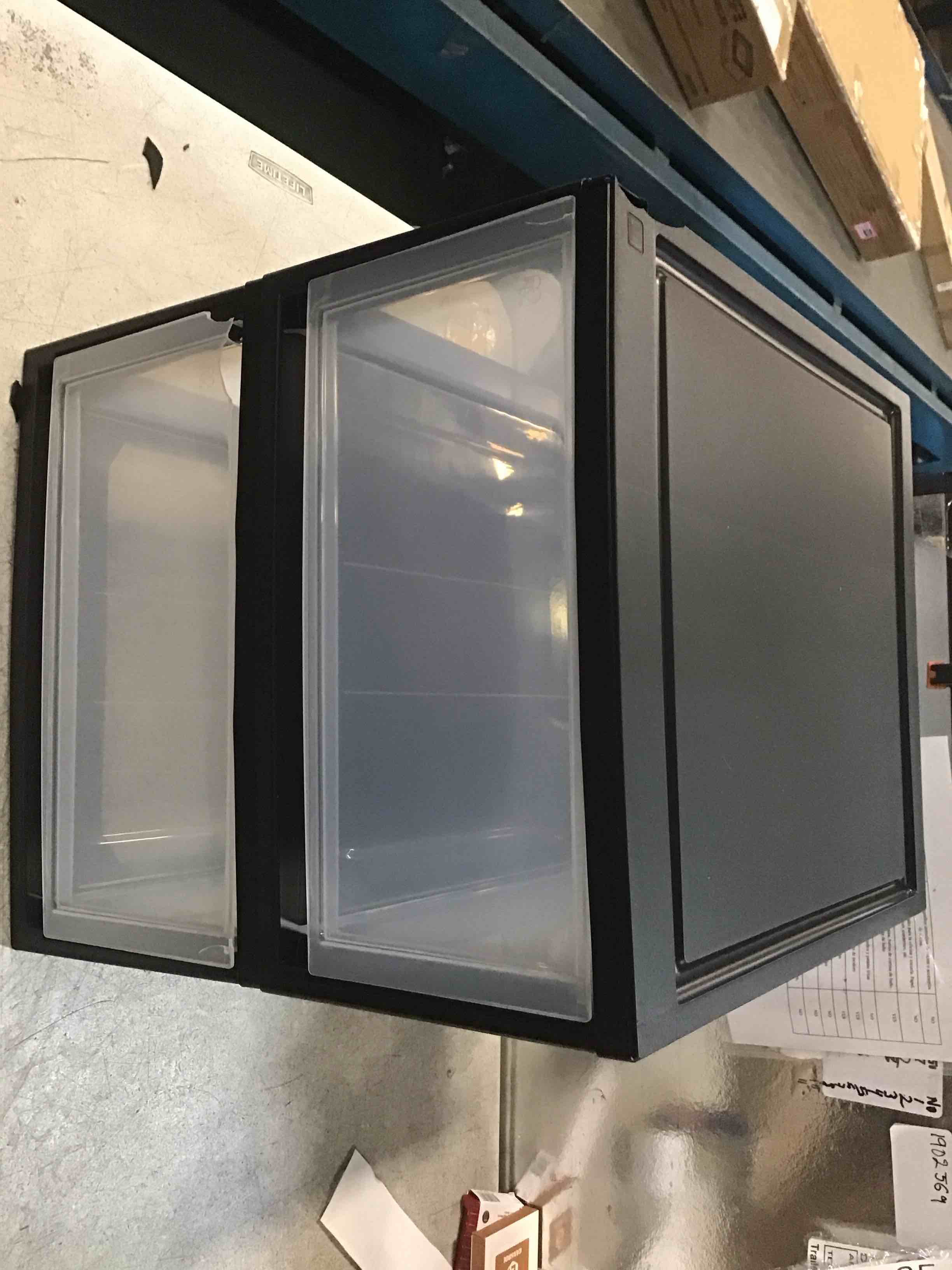 https://s3.amazonaws.com/lotting-images-prod/bidfta/PPE1902876_1737748573308.jpeg