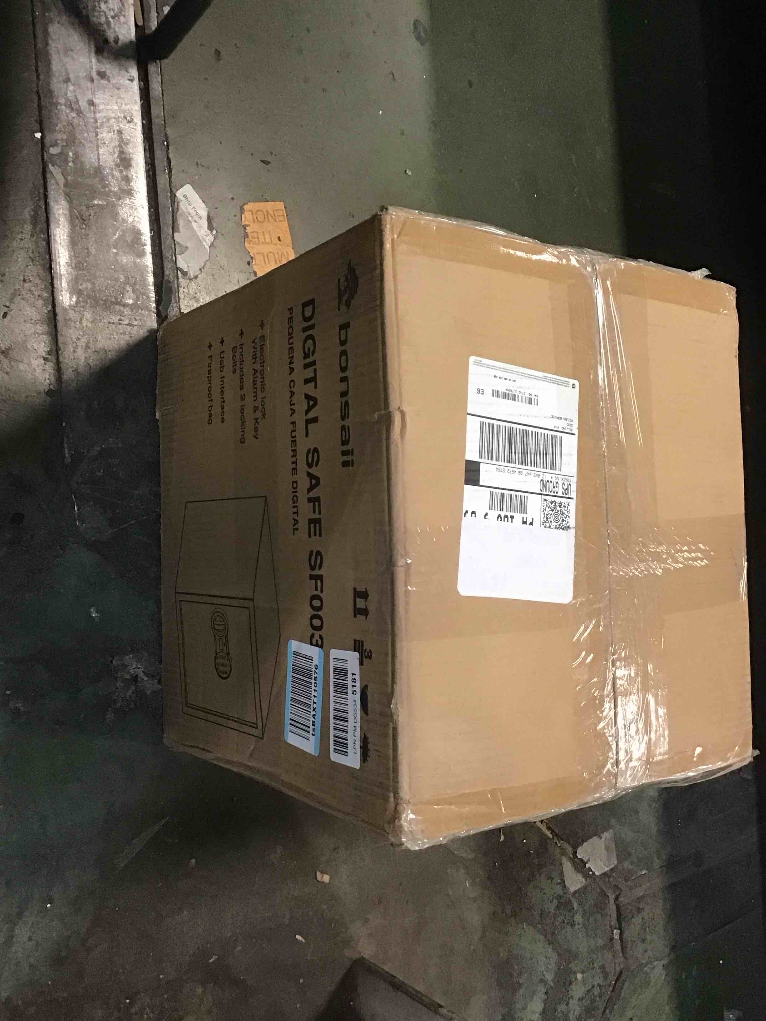 https://s3.amazonaws.com/lotting-images-prod/bidfta/PPE1902999_1737998833165.jpeg