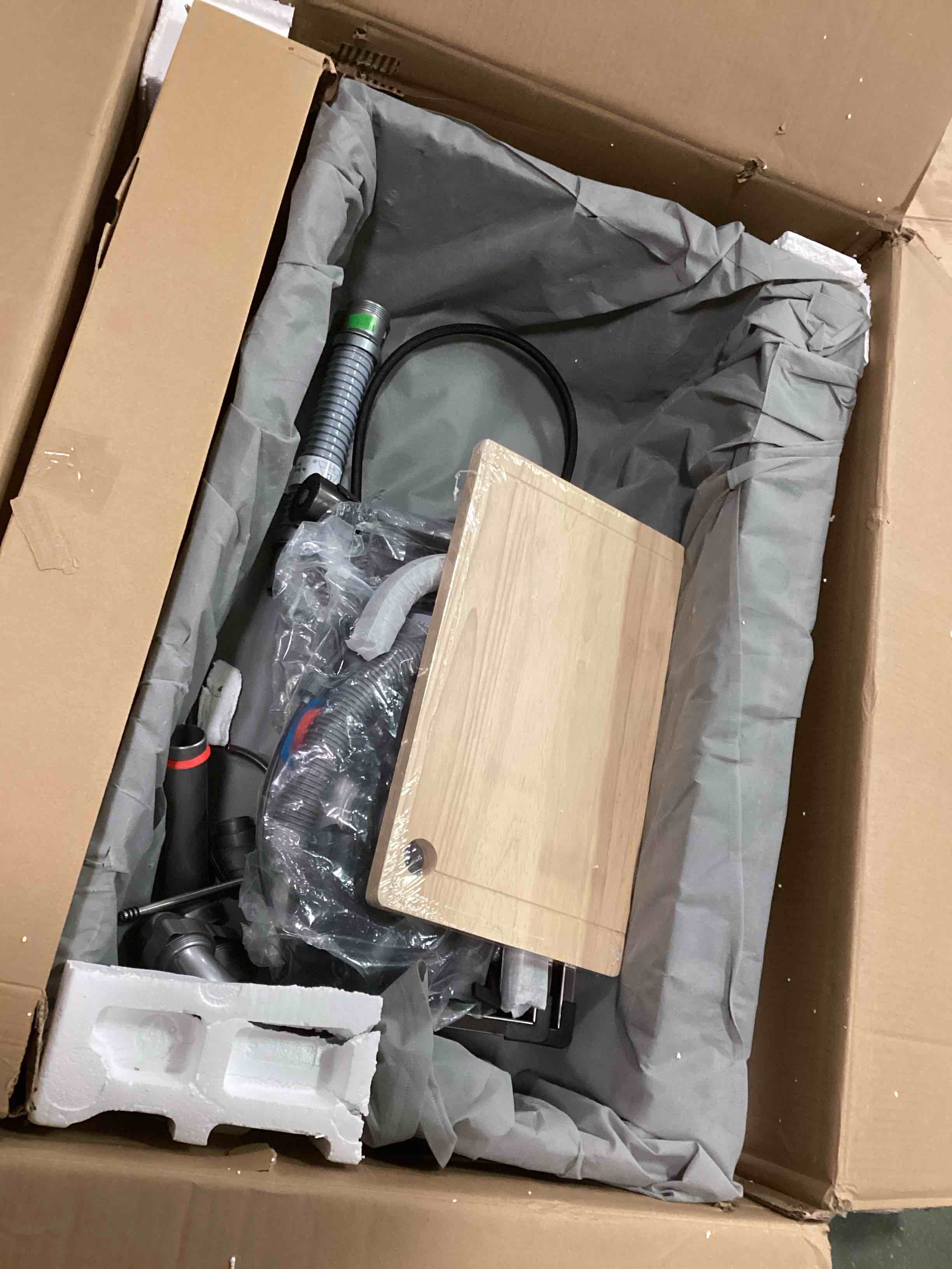https://s3.amazonaws.com/lotting-images-prod/bidfta/PPE1903125_1735664075647.jpeg