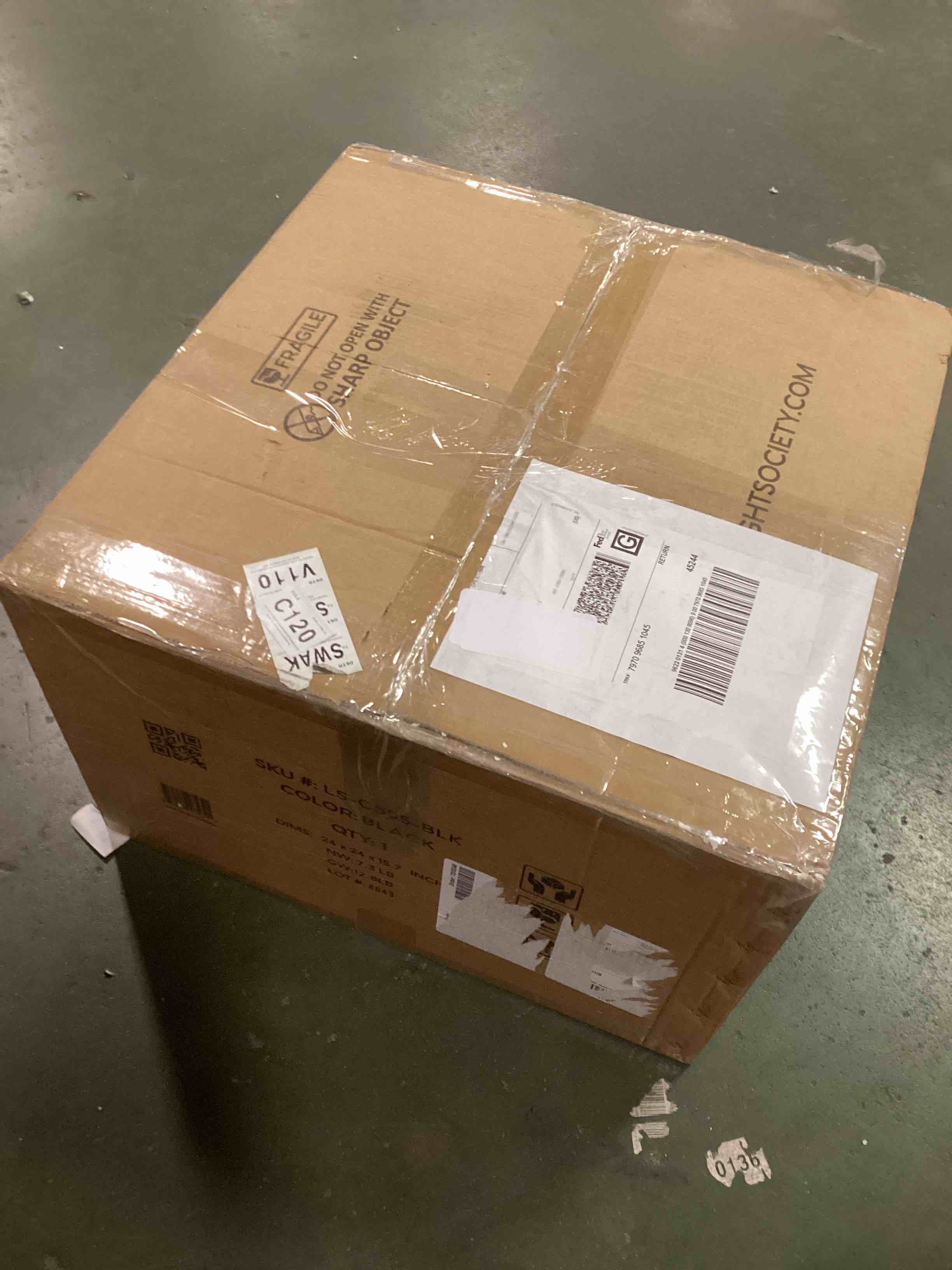 https://s3.amazonaws.com/lotting-images-prod/bidfta/PPE1903837_1736778928948.jpeg