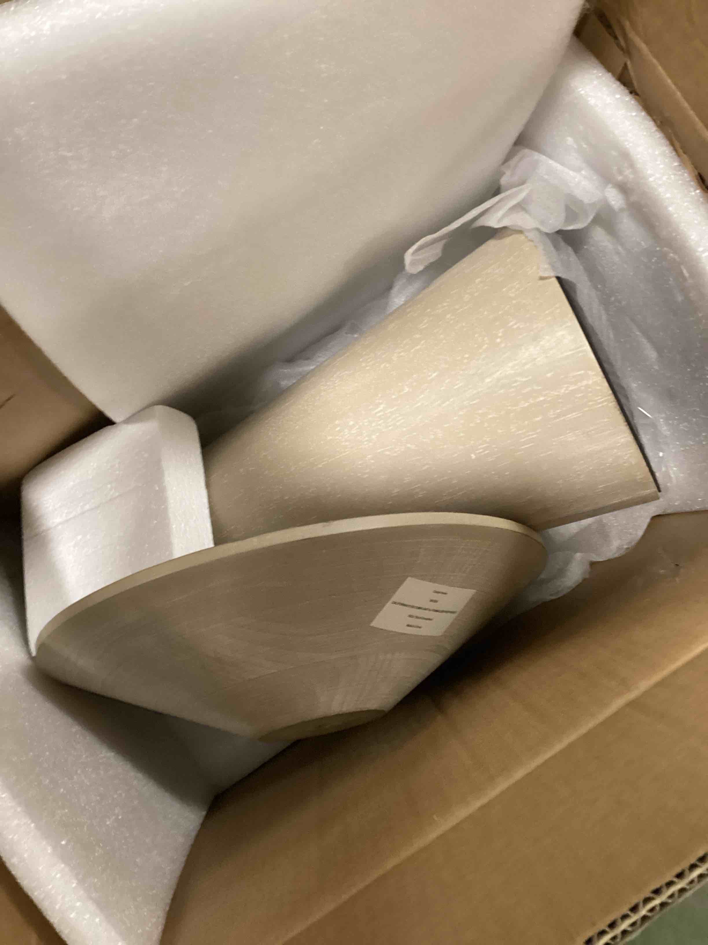 https://s3.amazonaws.com/lotting-images-prod/bidfta/PPE1904903_1737979306647.jpeg