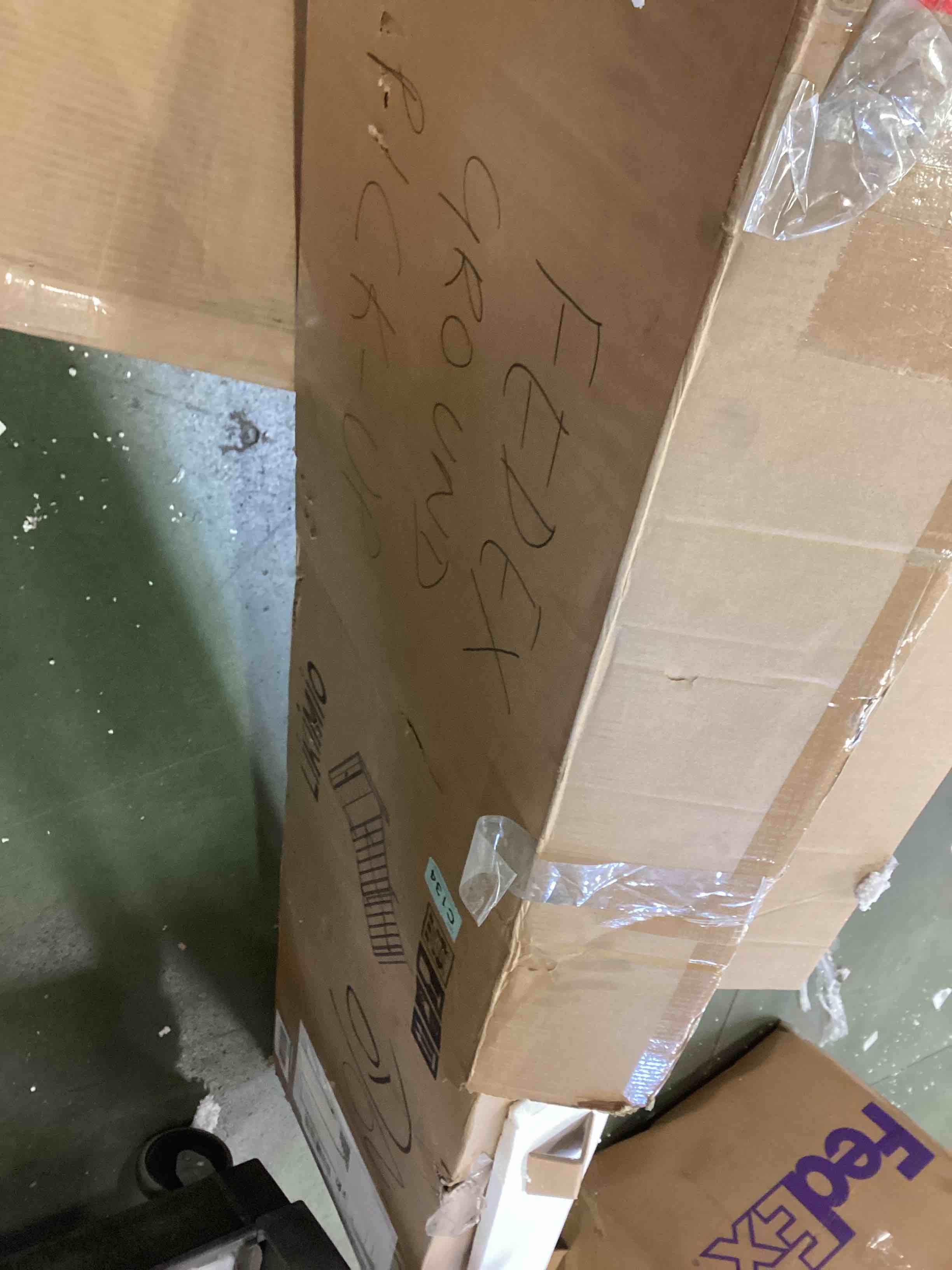 https://s3.amazonaws.com/lotting-images-prod/bidfta/PPE1906116_1734106068761.jpeg