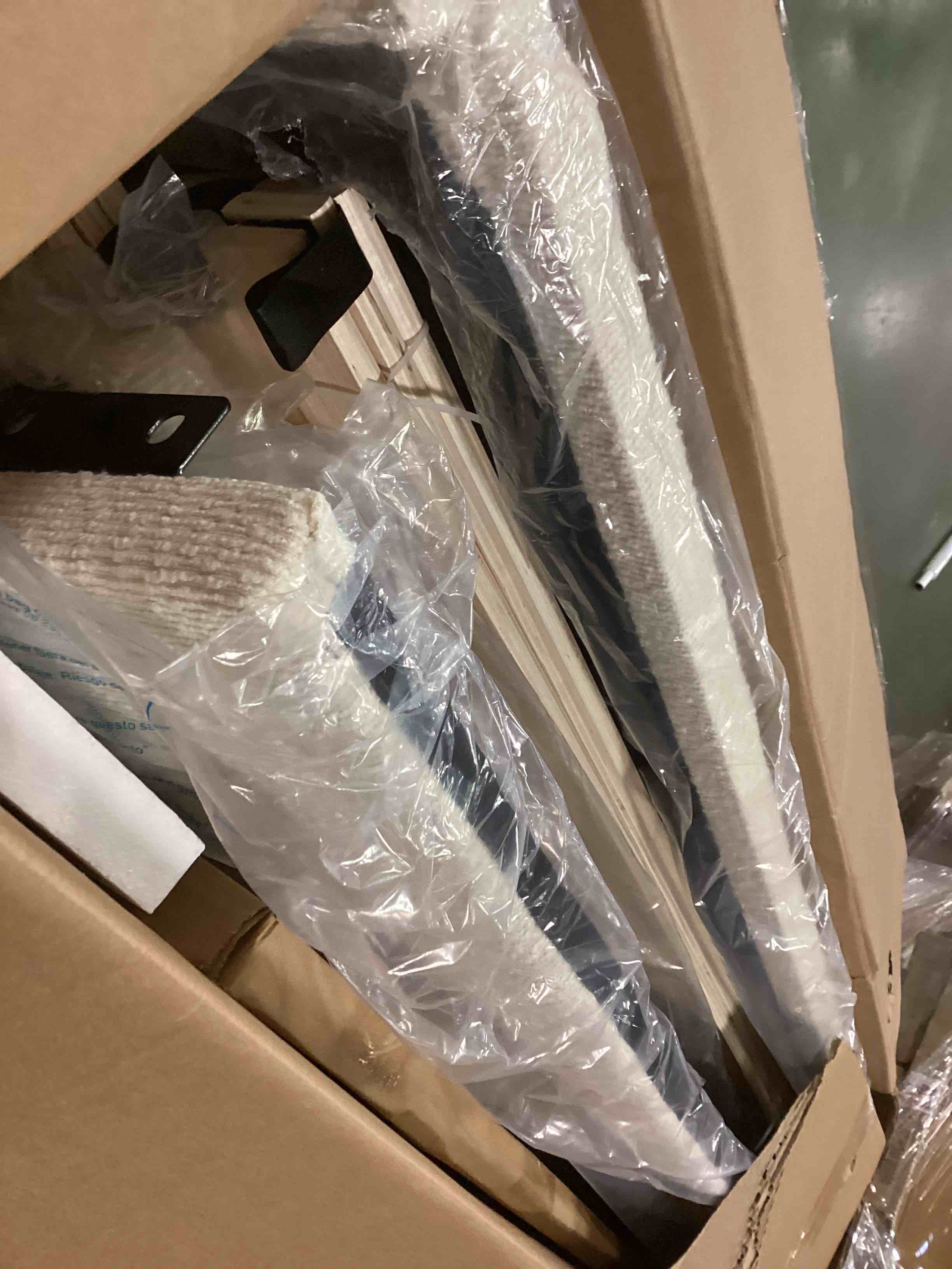 https://s3.amazonaws.com/lotting-images-prod/bidfta/PPE1906671_1735220532014.jpeg