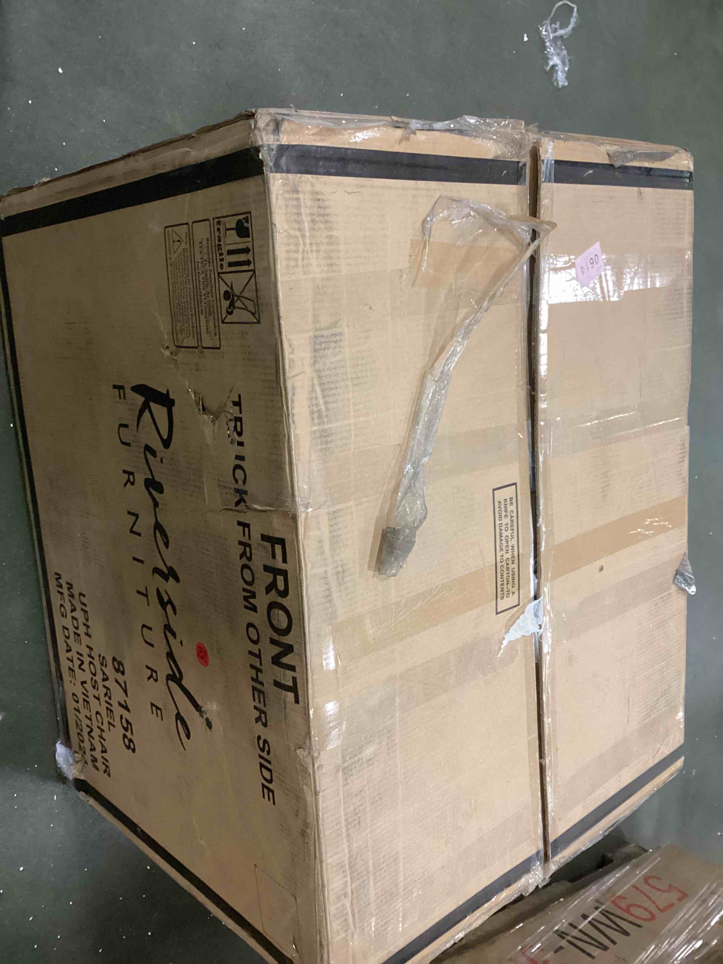 https://s3.amazonaws.com/lotting-images-prod/bidfta/PPE1906904_1735654780304.jpeg