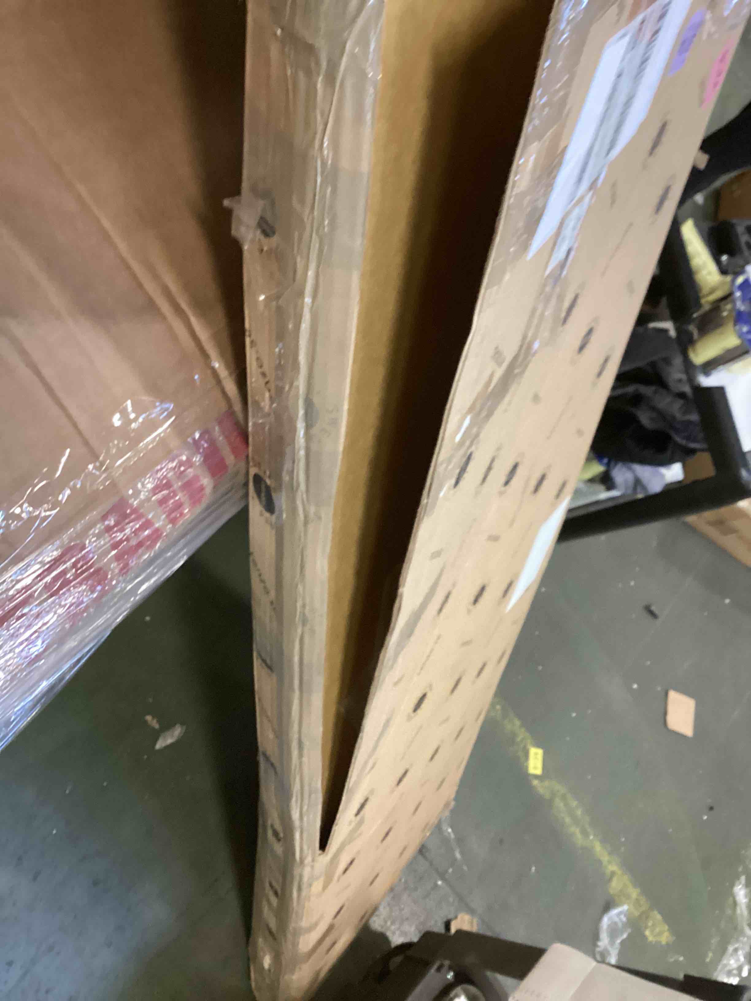 https://s3.amazonaws.com/lotting-images-prod/bidfta/PPE1906983_1735834127930.jpeg