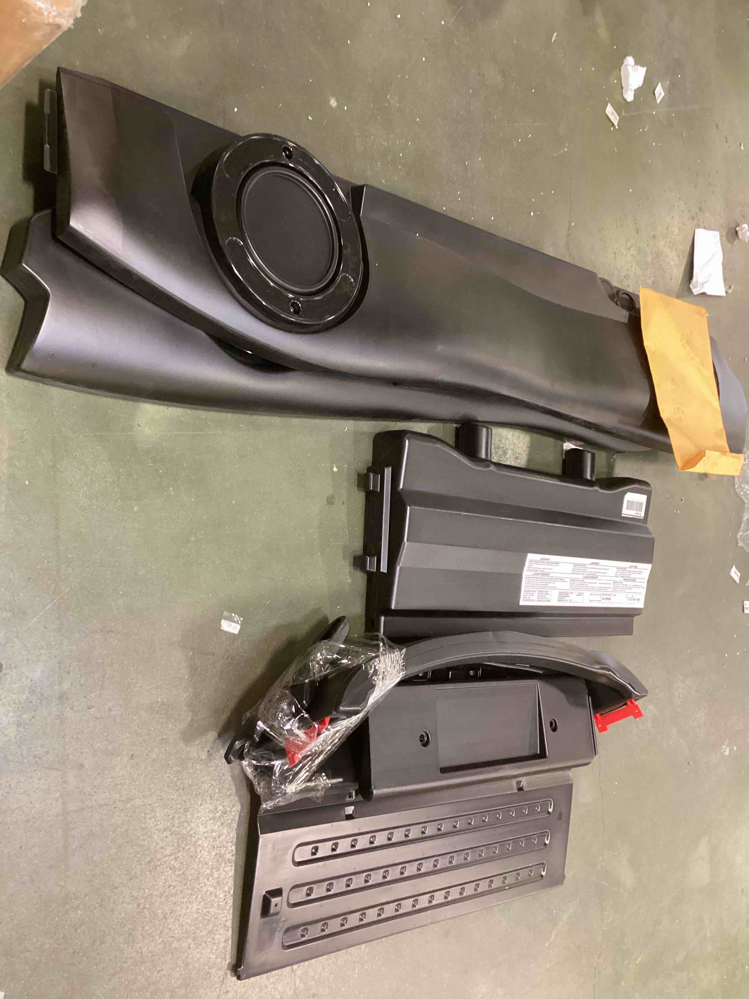 https://s3.amazonaws.com/lotting-images-prod/bidfta/PPE1907031_1735850337335.jpeg