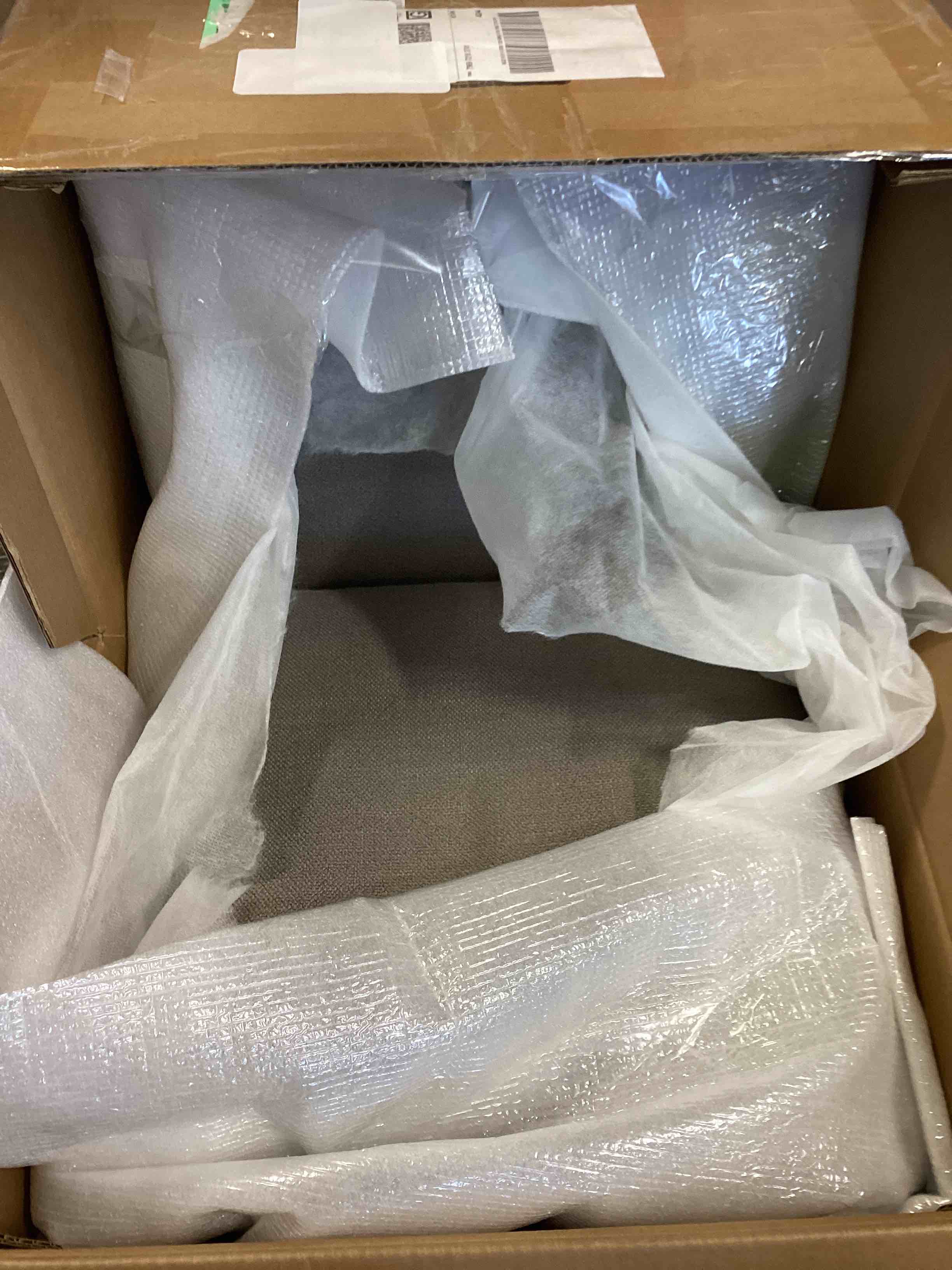 https://s3.amazonaws.com/lotting-images-prod/bidfta/PPE1907321_1736437117247.jpeg