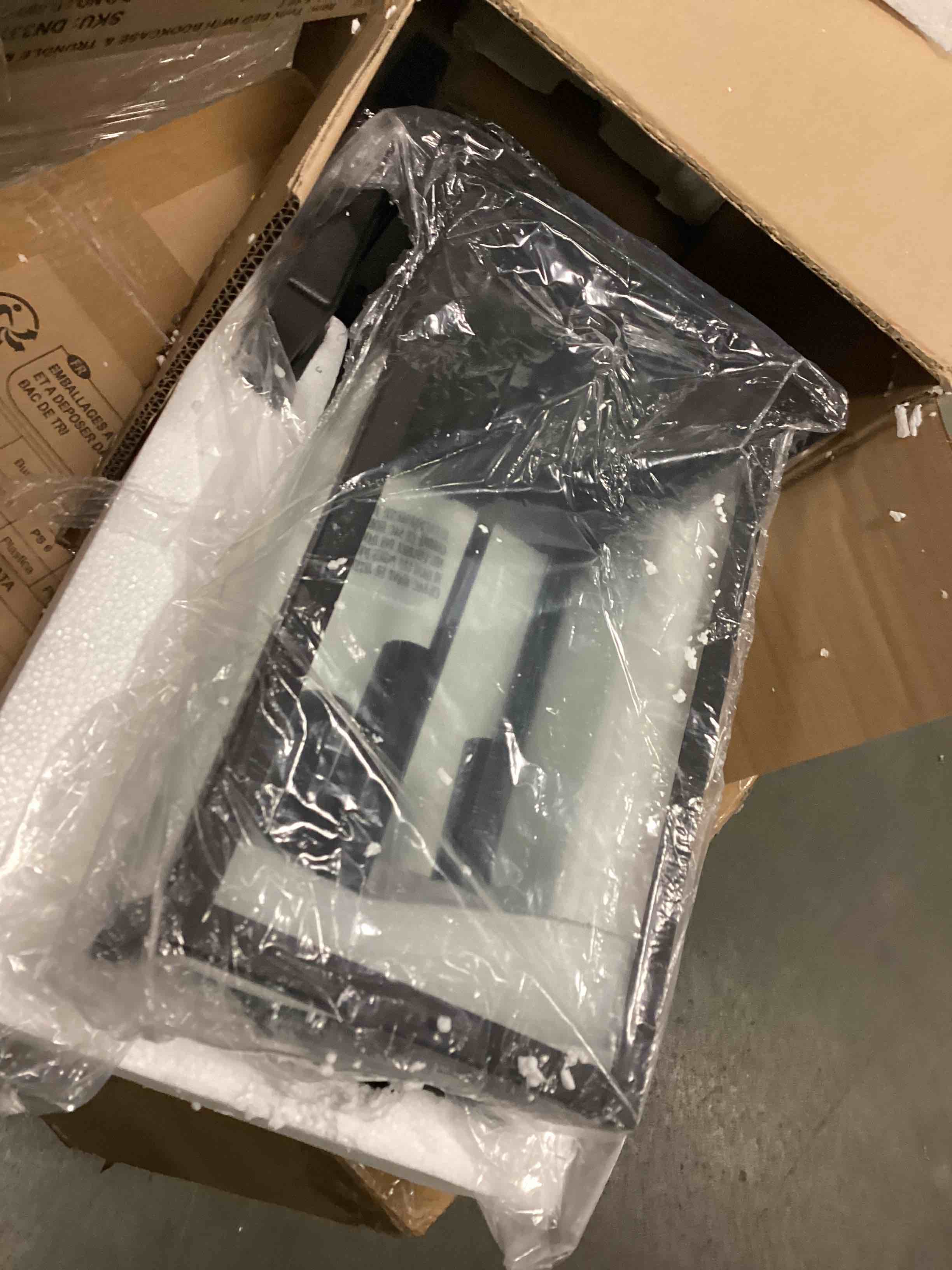 https://s3.amazonaws.com/lotting-images-prod/bidfta/PPE1907670_1737030205493.jpeg